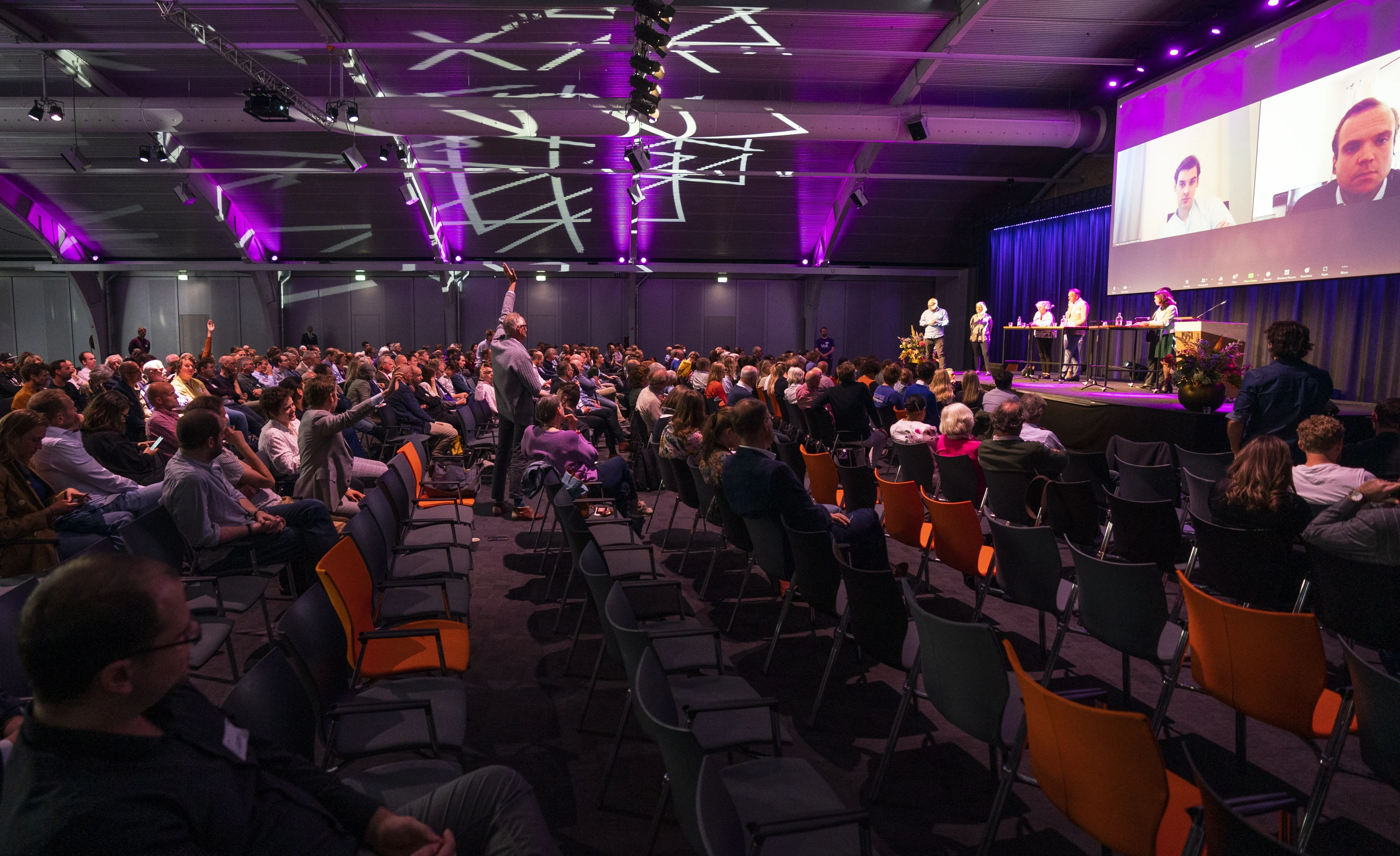 Voorzitters politieke partij Volt stappen op na zaak-Gündoğan