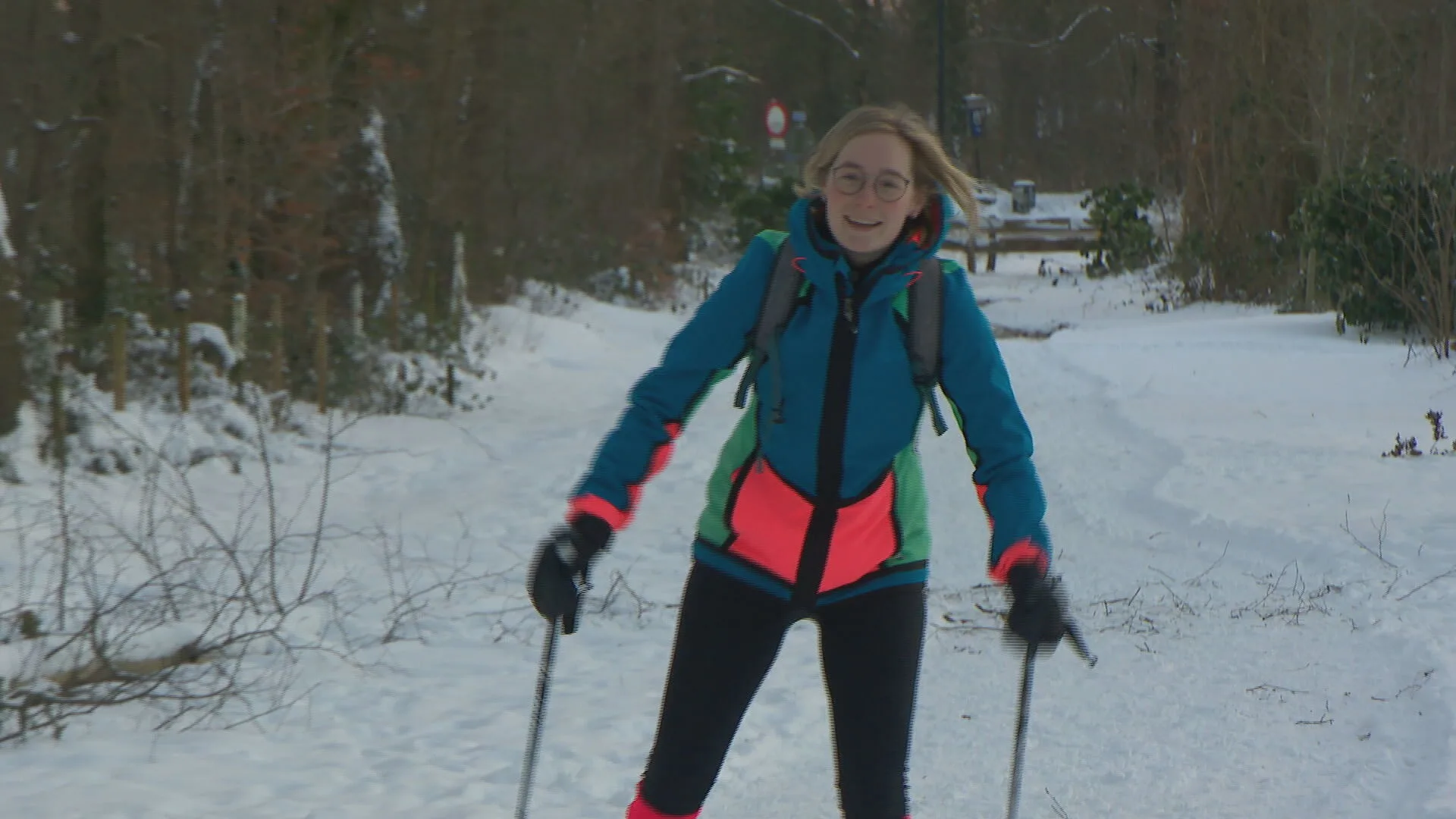 Jasmijn skiënd van haar werk in Enschede naar huis in Hengelo