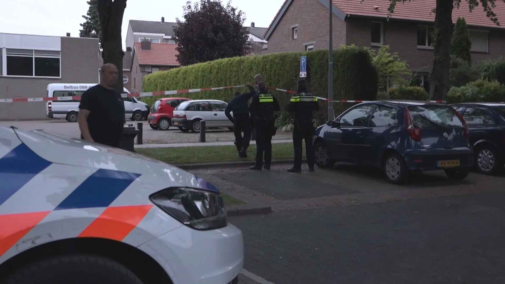 Krantenbezorger mishandeld en overvallen in Brunssum: auto weg