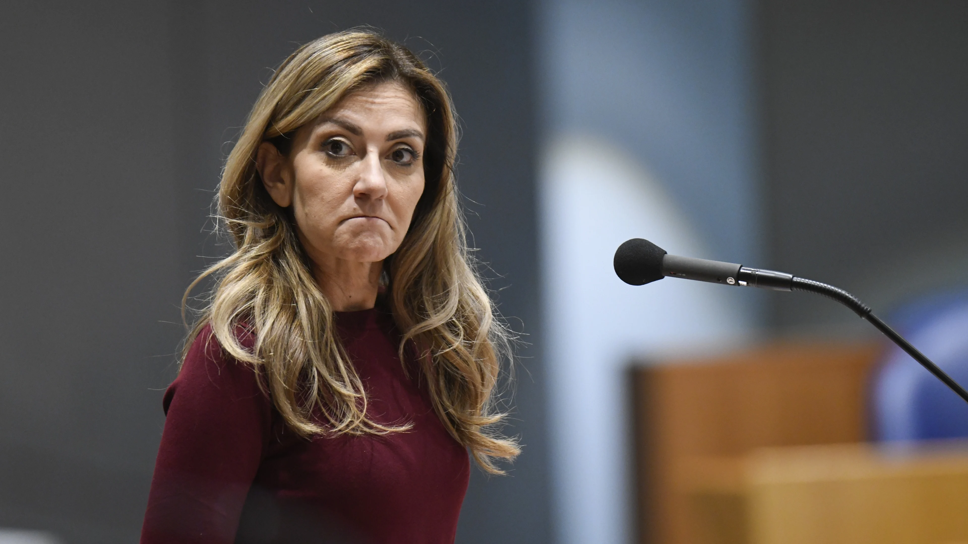 Yeşilgöz prijst 'adequaat' optreden politie bij voetbalrellen