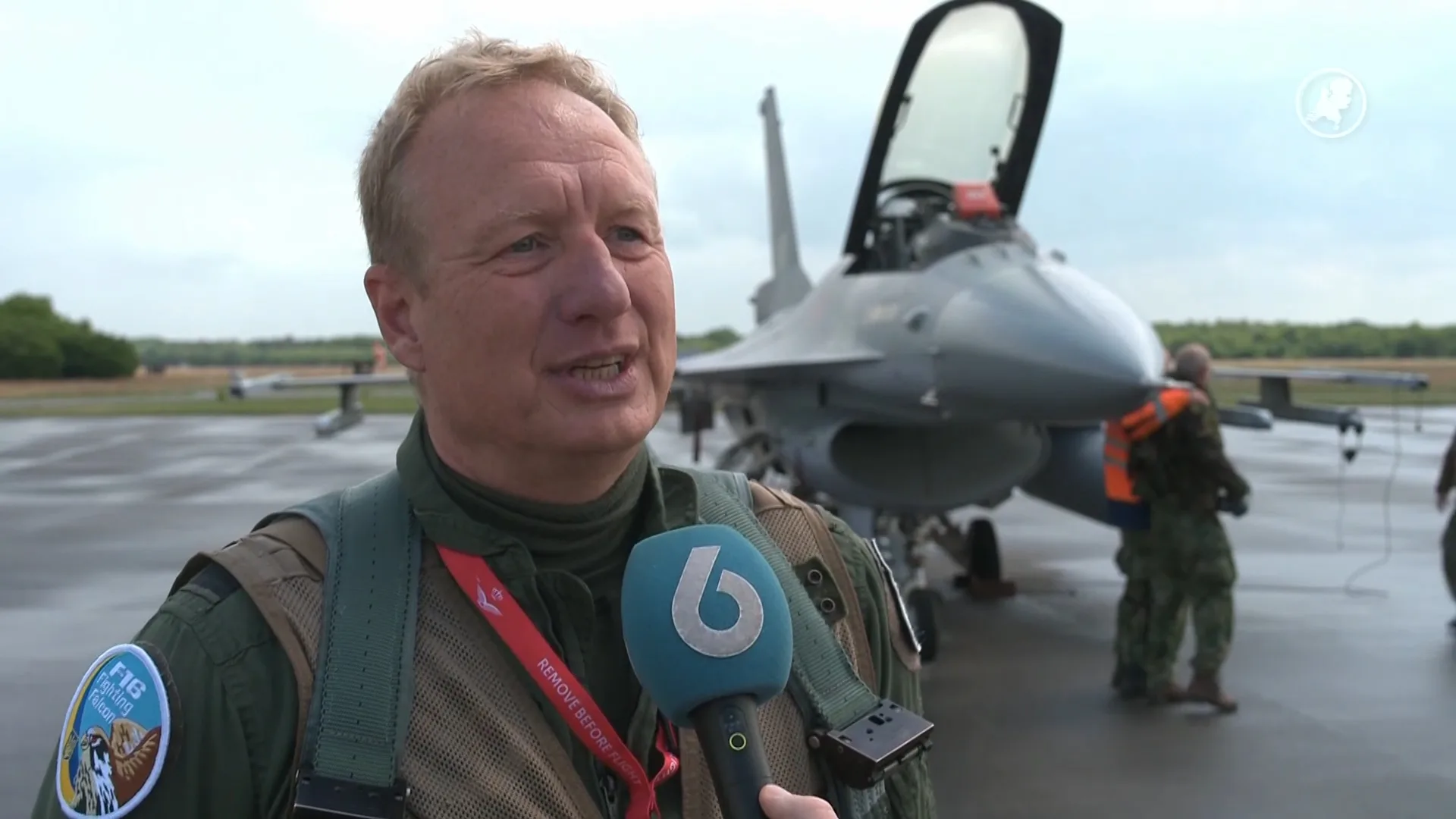 Stiekem traantje wegpinken bij vertrek Nederlandse F-16's naar Oekraïne