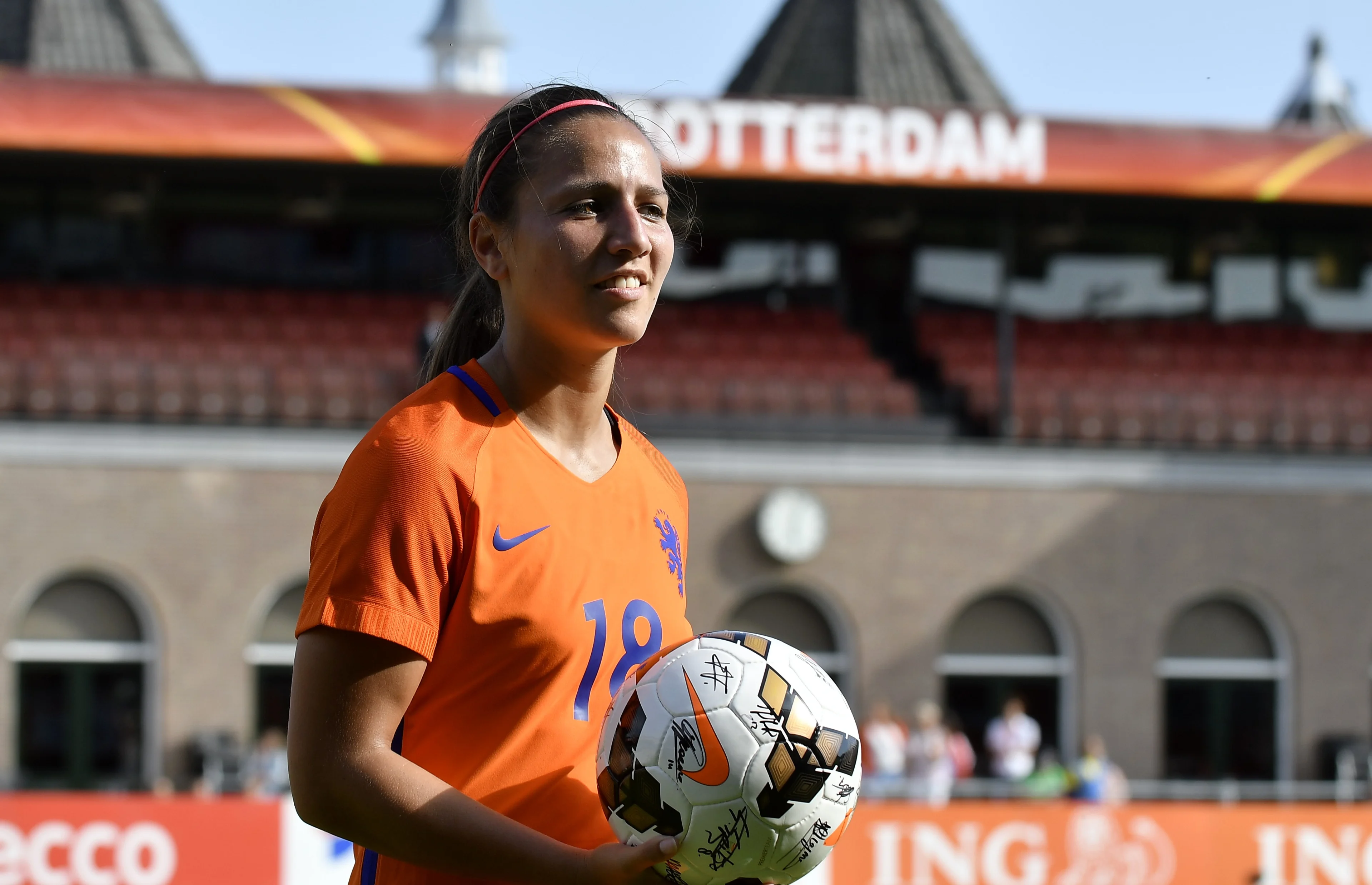 Droevig: oud-oranjeleeuwin Lewerissa heeft borstkanker