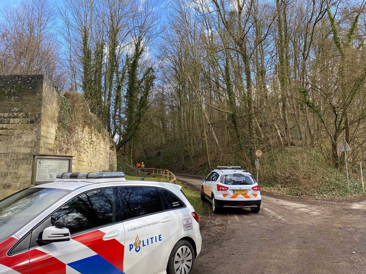 Lentestorm Evert eist leven: wandelaar komt onder boom en overlijdt