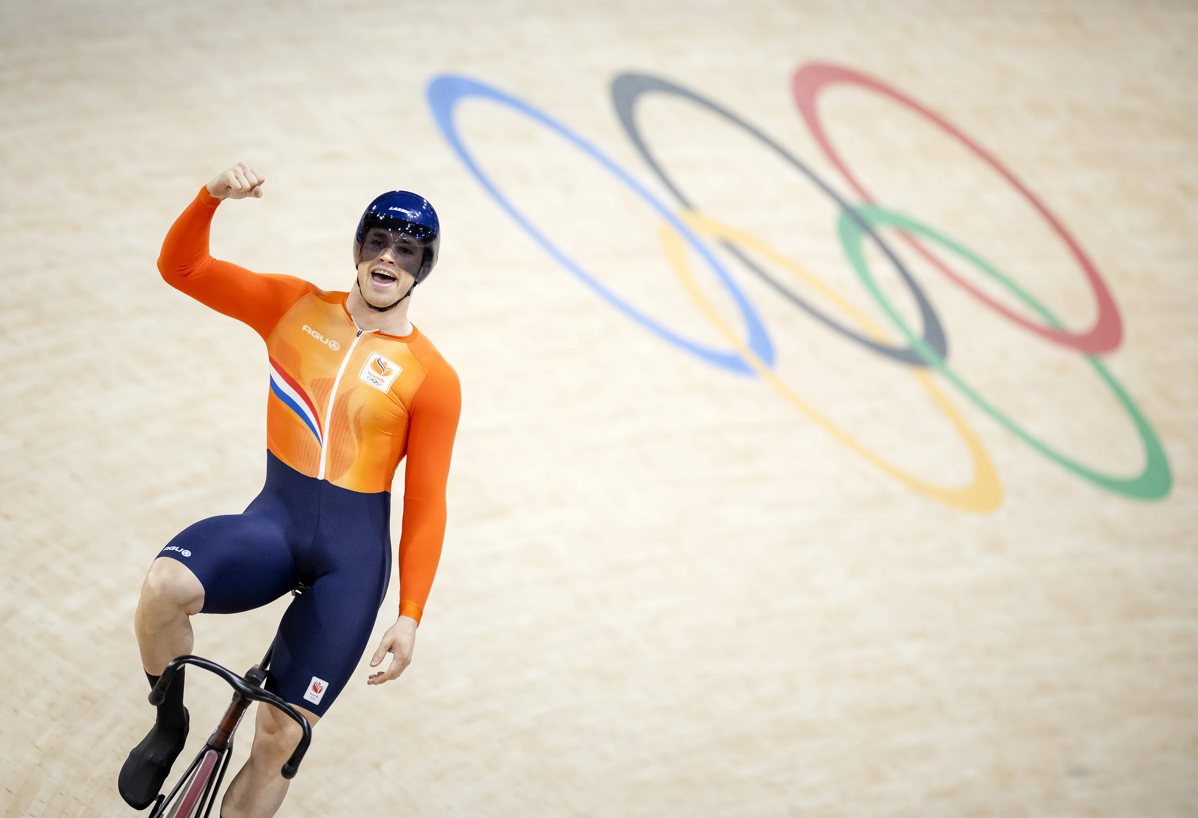 Lavreysen pakt wereldrecord in sprinttoernooi