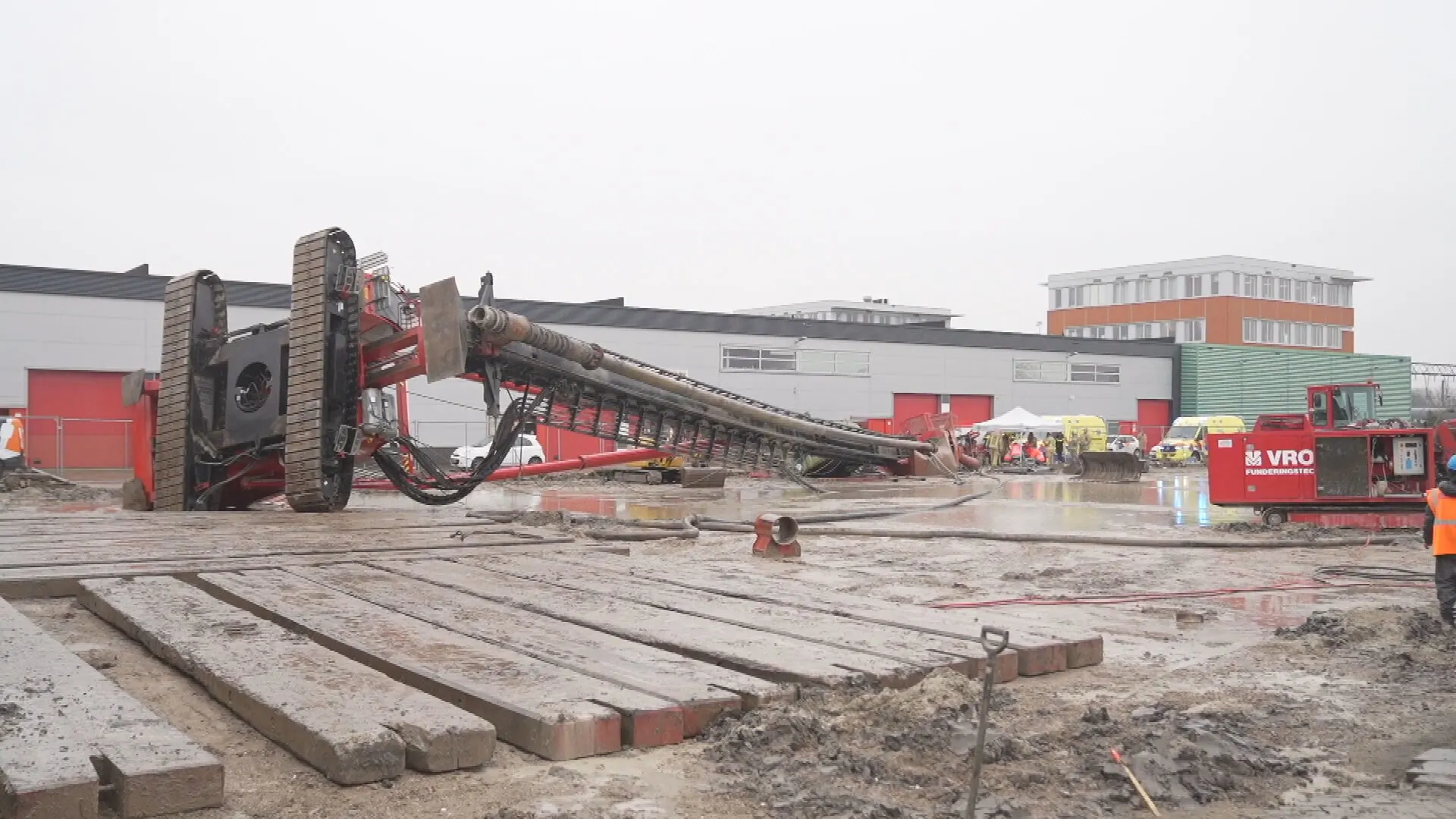 Man overleden door ongeluk met heistelling Rotterdam