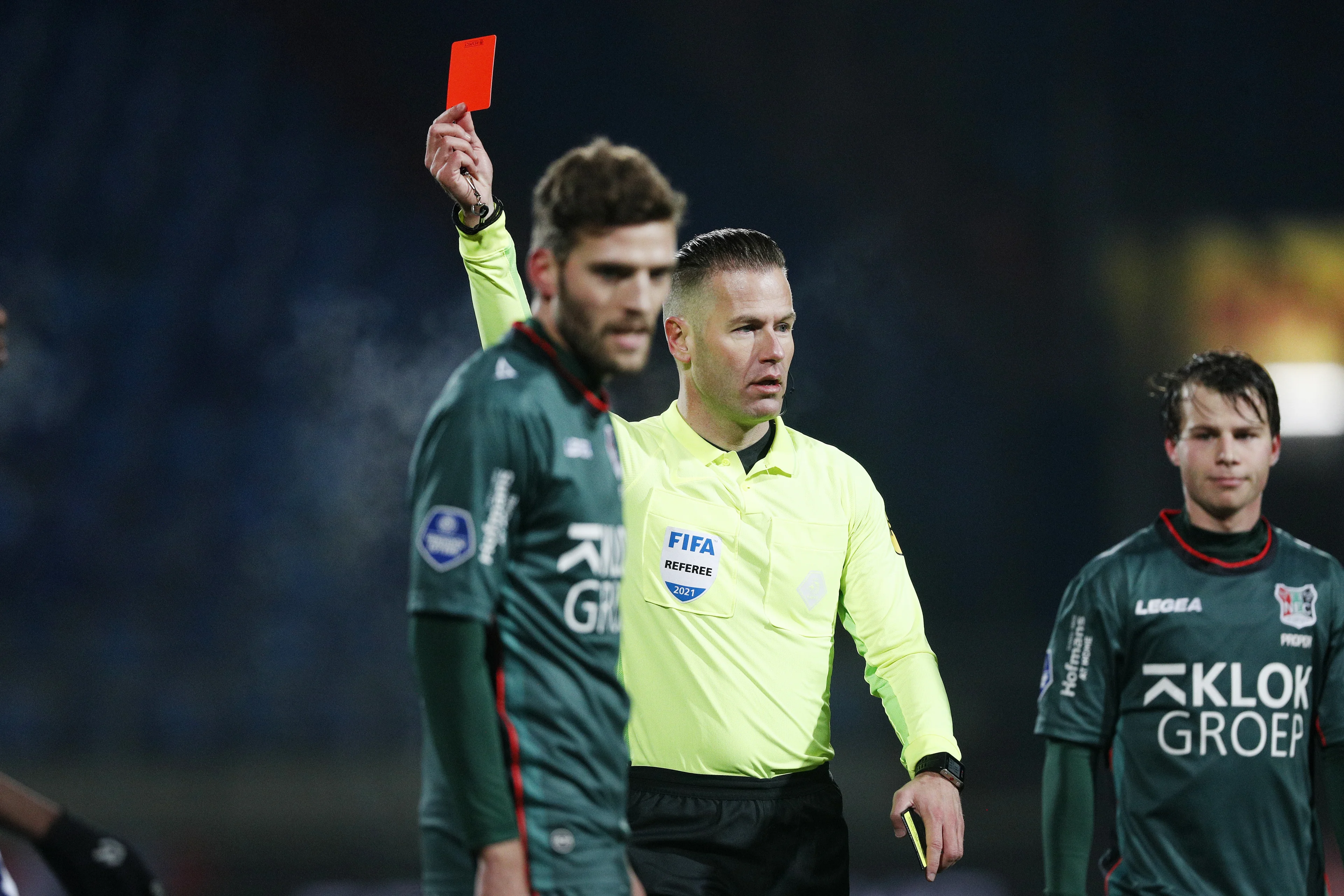 Teruggefloten – aflevering 4: Danny Makkelie en Sebastiaan Kleijburg over de arbitrale uitdagingen van de KNVB