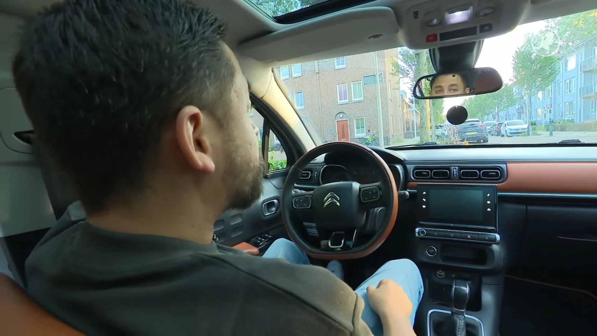 Bestuurder Citroën durft weg niet meer op na waarschuwing airbag