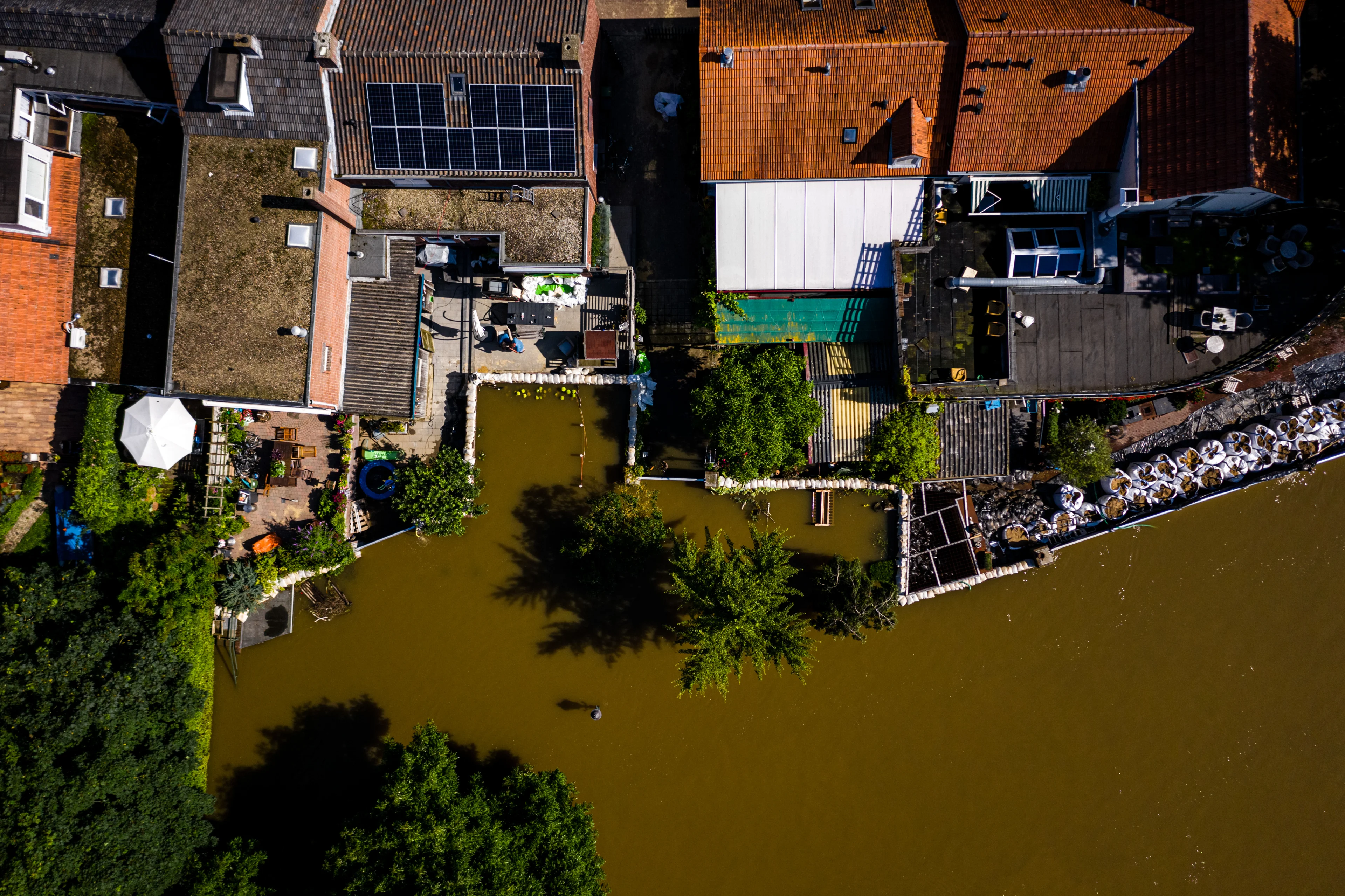 Rijkswaterstaat: piek hoogwater in Maas vlakt af in Noord-Limburg