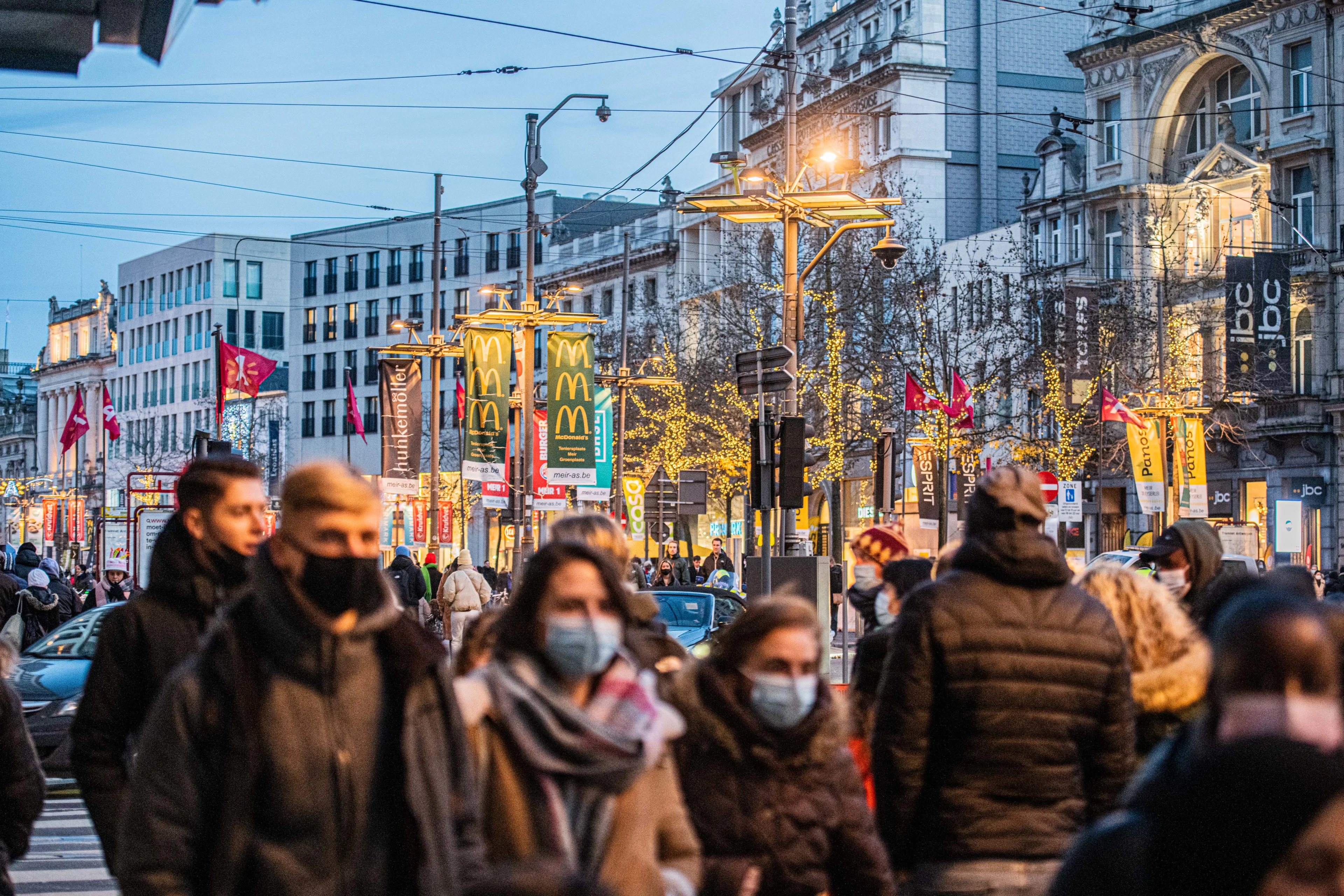 Twaalf Nederlanders opgepakt bij vechtpartijen in Antwerpen