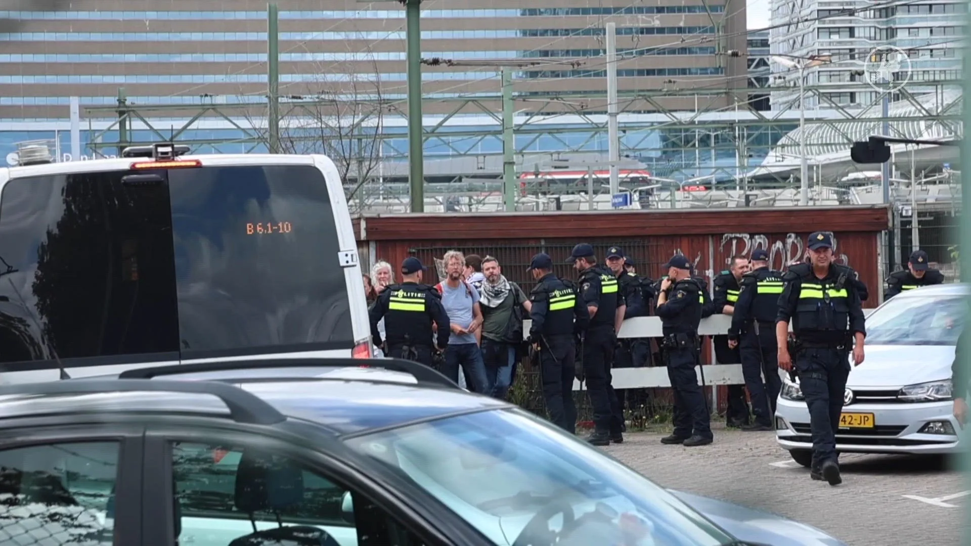 Meerdere arrestaties bij pro-Palestijnse actie op spoor Den Haag