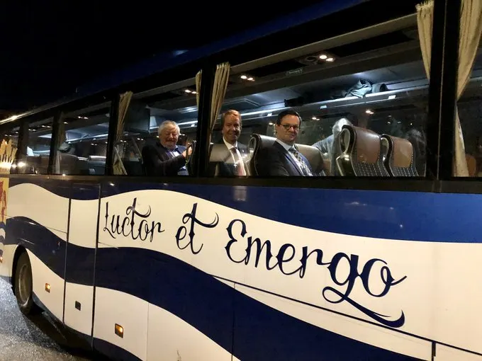 Bussen met 140 boze Zeeuwen op weg naar debat over 'geblunder' rond kazerne