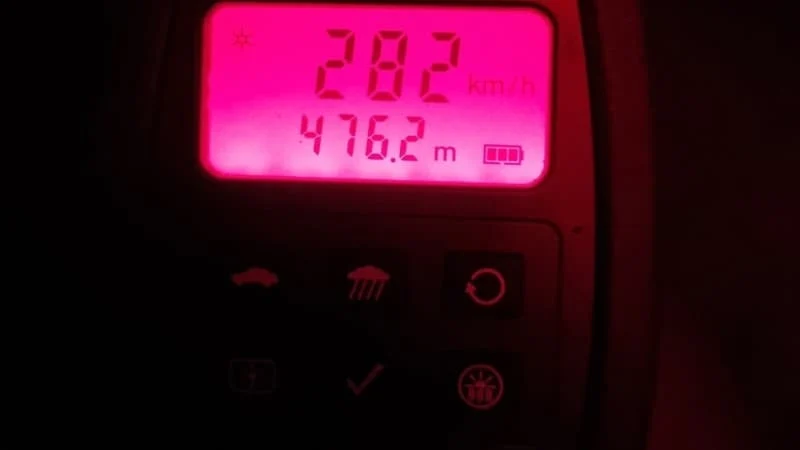 Automobilist racet met 272(!) kilometer per uur over de A8