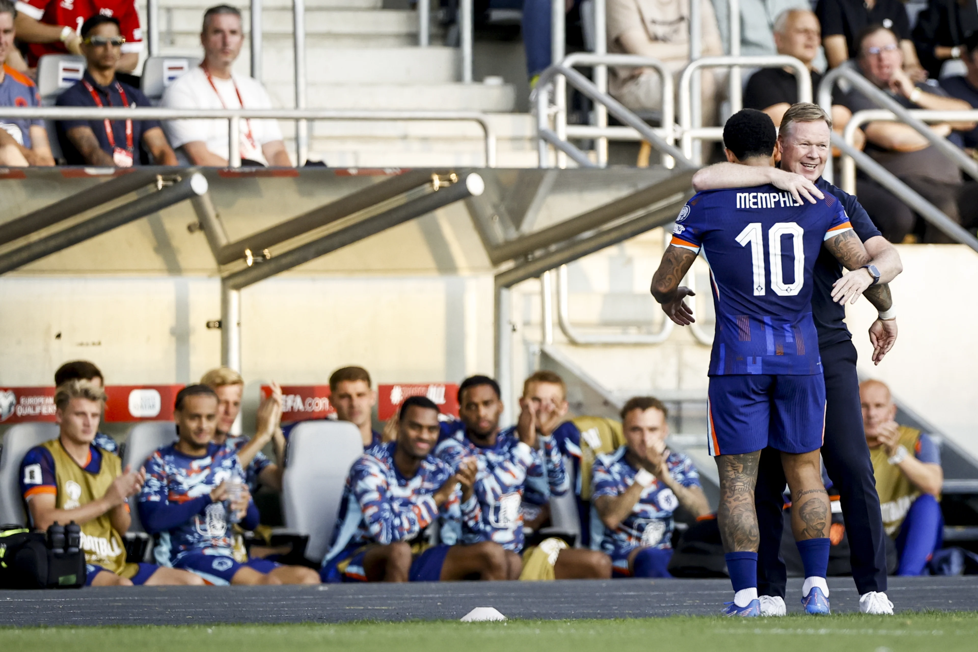 Oranje wint in Litouwen, aan kop in groep G