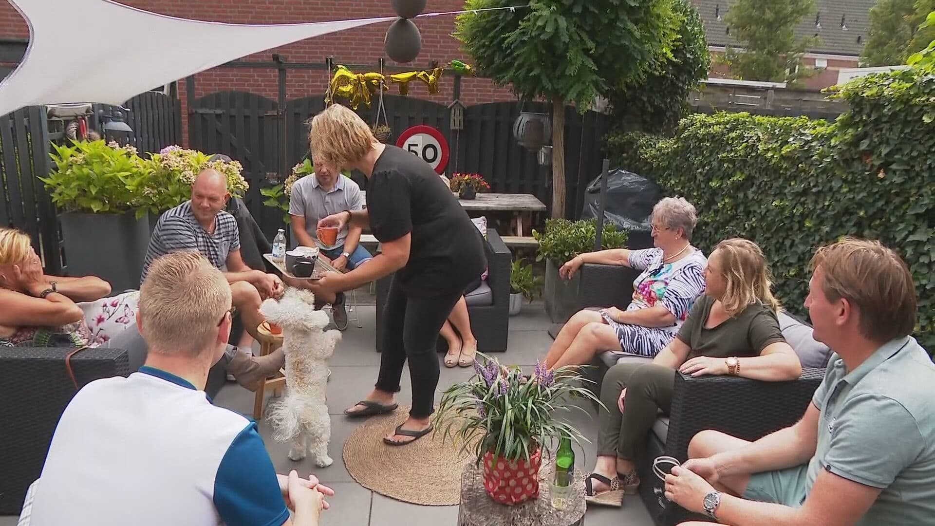 Merendeel van de Nederlanders zou buren niet aanspreken bij meer dan zes gasten