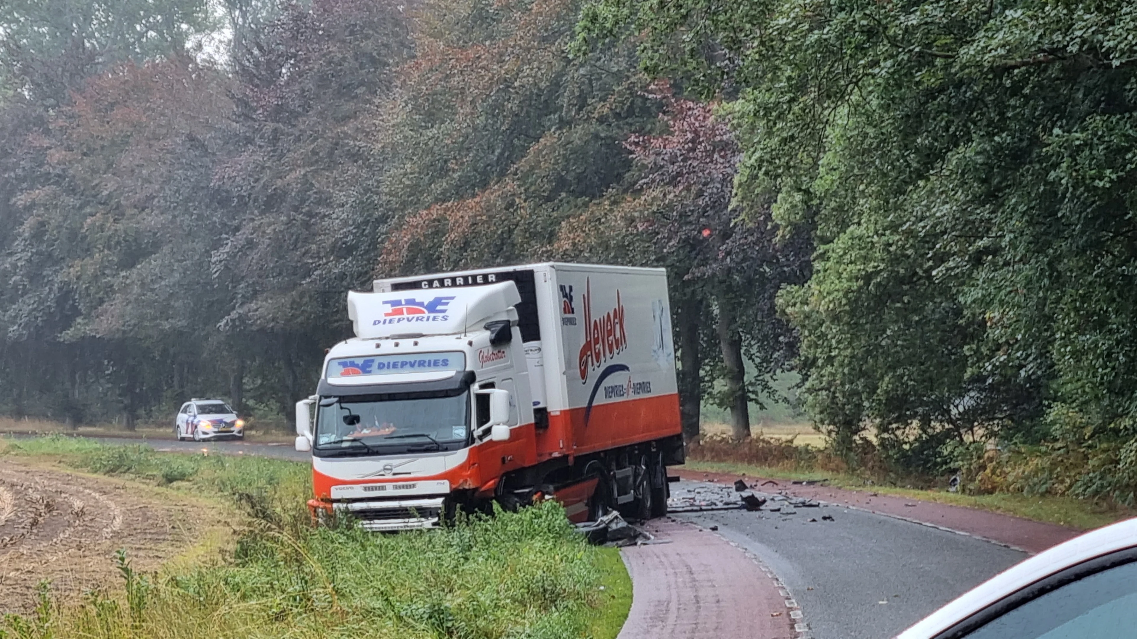 Automobilist (21) overlijdt na botsing met vrachtwagen in Vorden