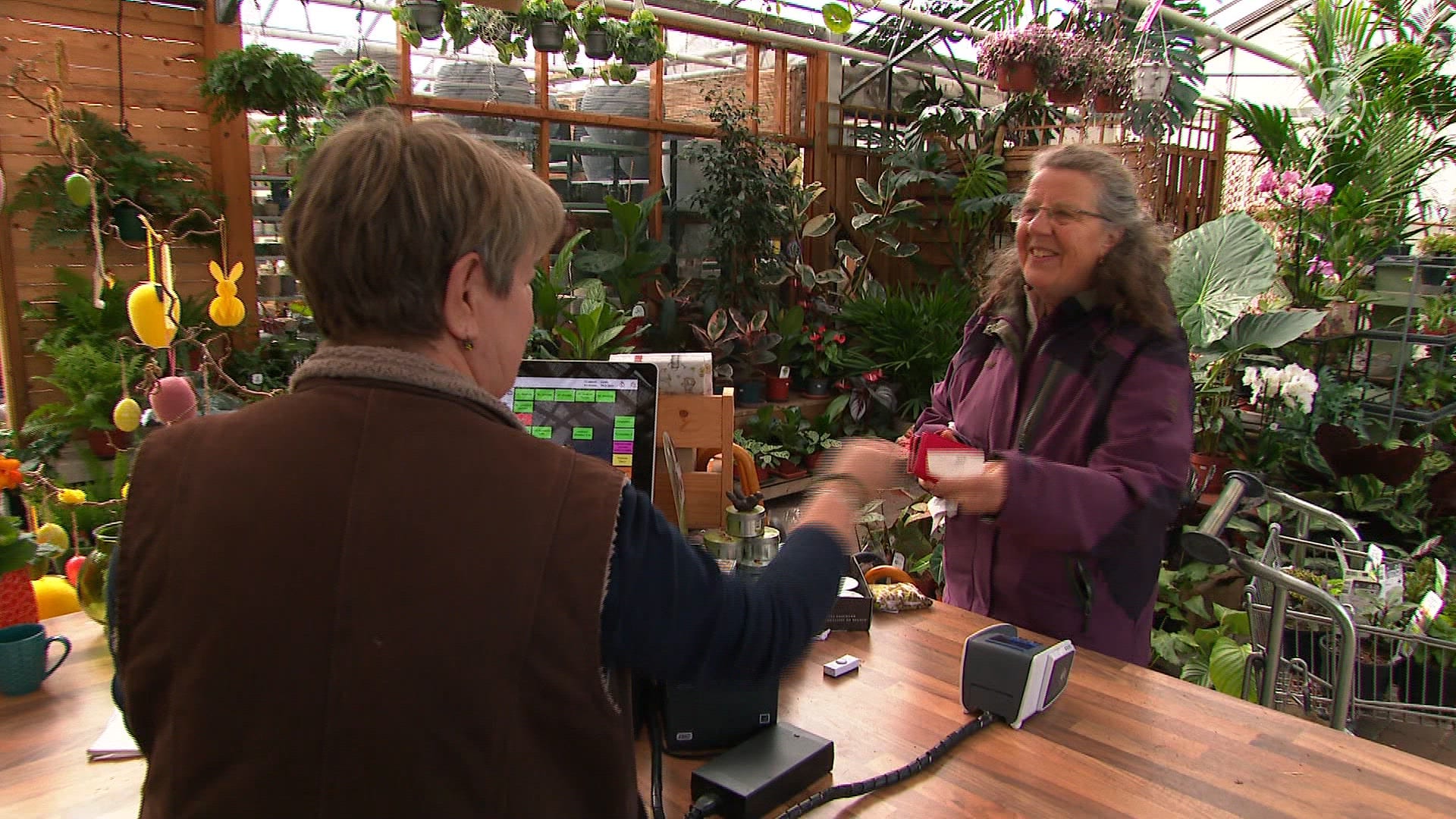 Tineke strijdt tegen mogelijke uitzetting tuincentrum: 'Desnoods gaat er een hangslot op het hek'