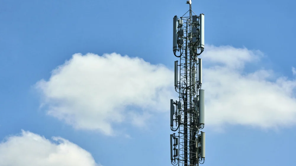 Politie en OM zien geen georganiseerd verband bij zendmastbranden