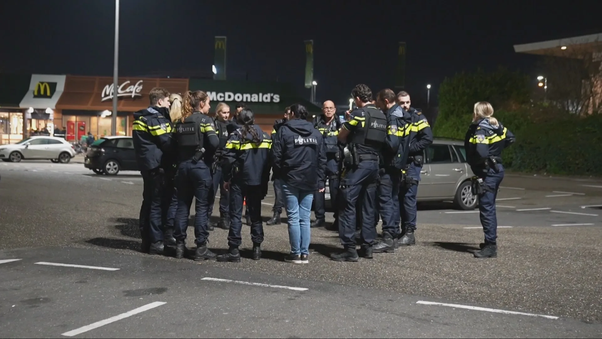 Meerdere schoten gehoord op parkeerterrein McDonald's Barendrecht