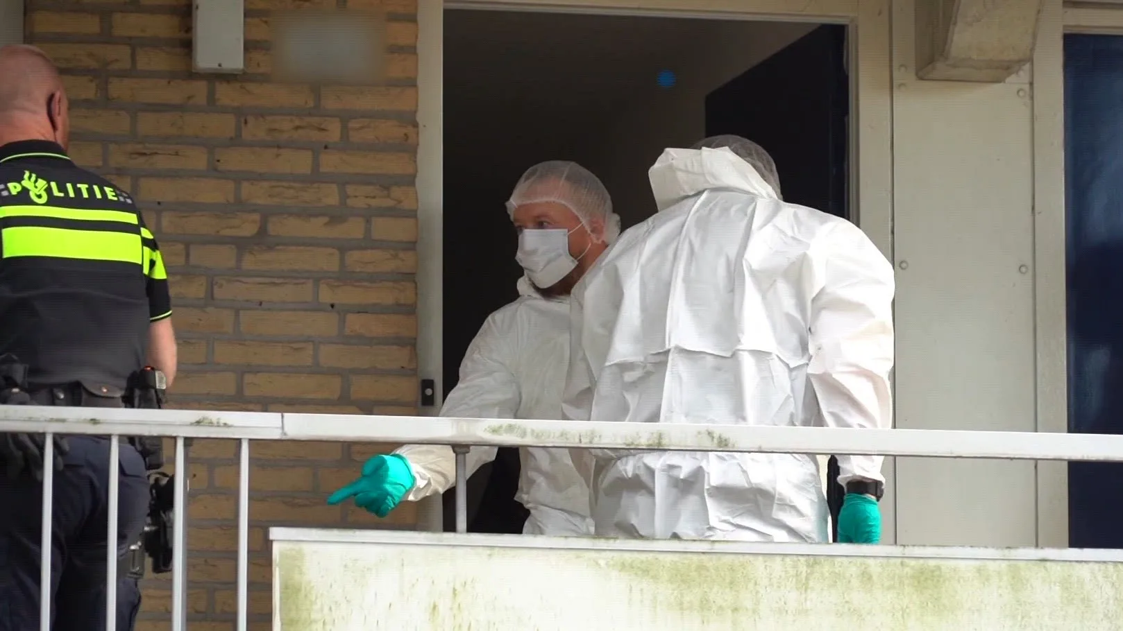 Overleden man in woning Arnhem, twee mensen aangehouden