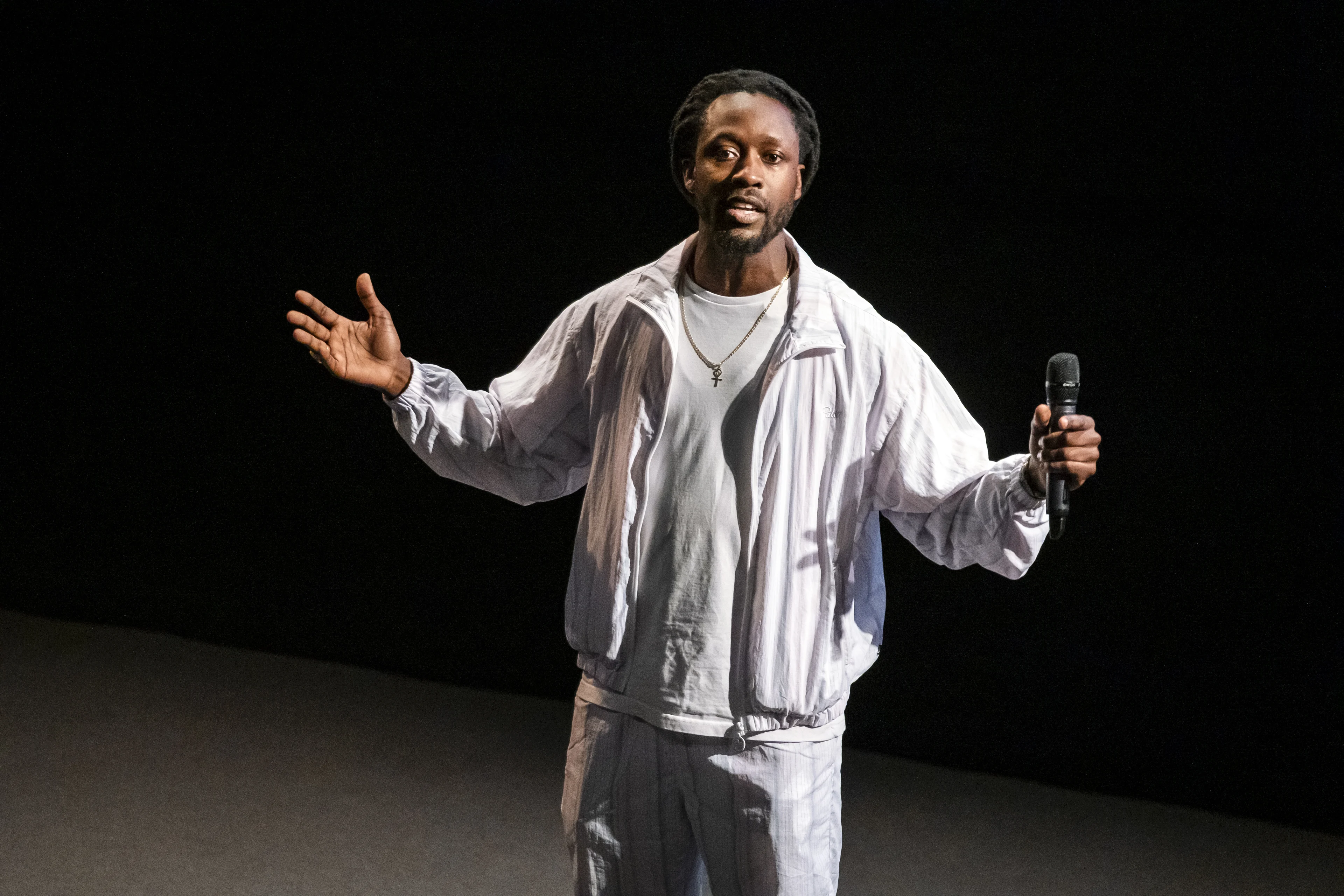 Rapper Akwasi verwijdert Twitteraccount na ophef over oude tweets