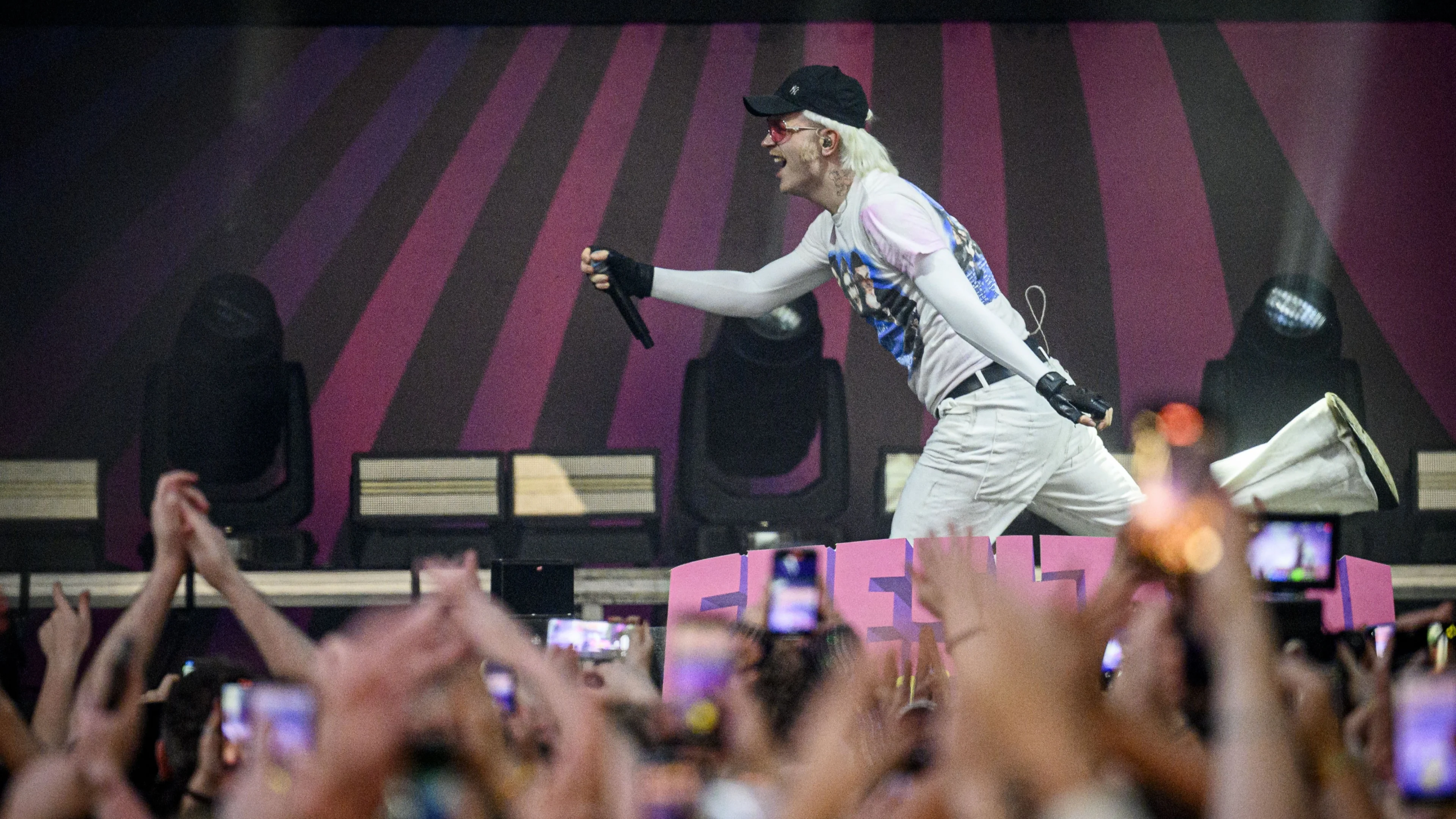  ZIEN: Joost Klein speelt festival Canada plat, fans zingen Europapa mee 