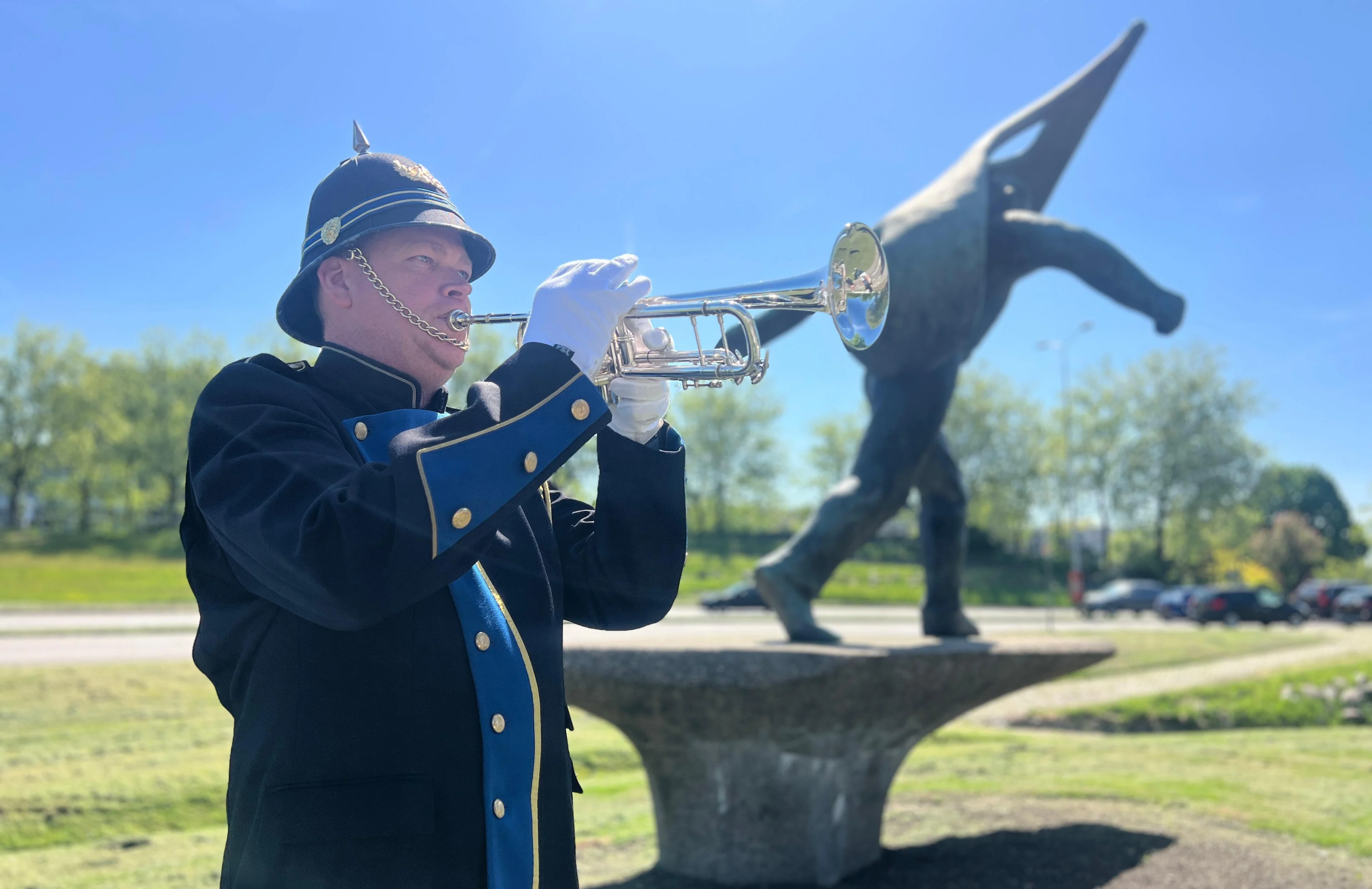 Waarom we op 4 mei altijd dit bijzondere geluid horen