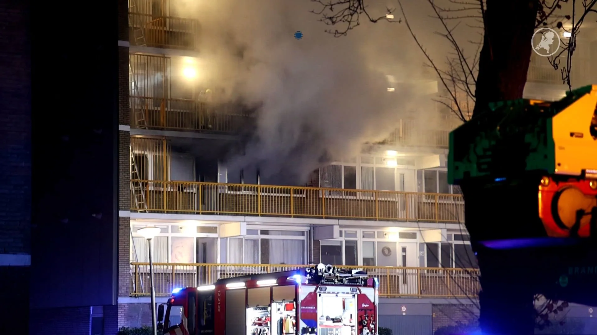 Woningen ontruimd om brand in flatgebouw in Heemskerk