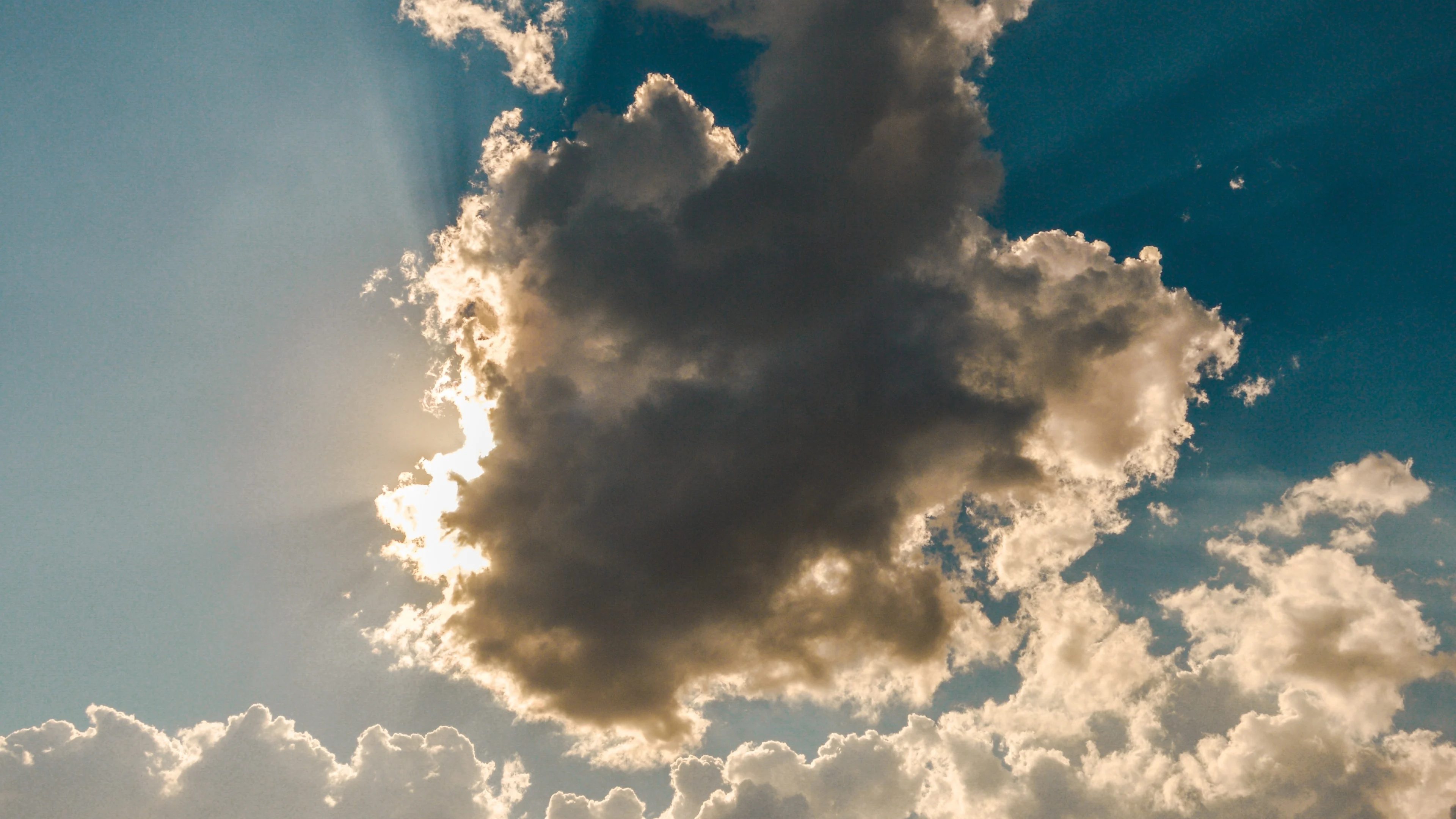 Veel zon vrijdag, maar regenachtige dagen staan voor de deur