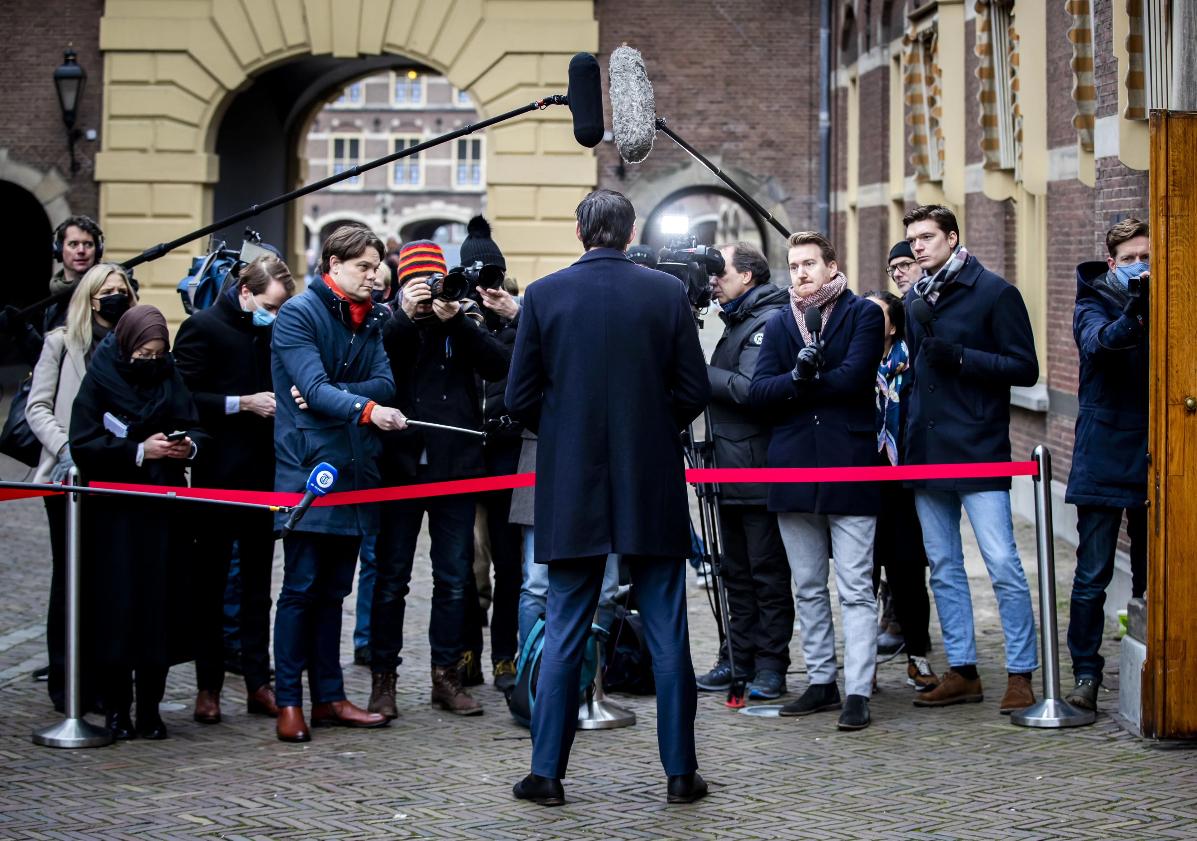 Premier Rutte reageert op val kabinet: 'Strijd tegen coronavirus gaat door'
