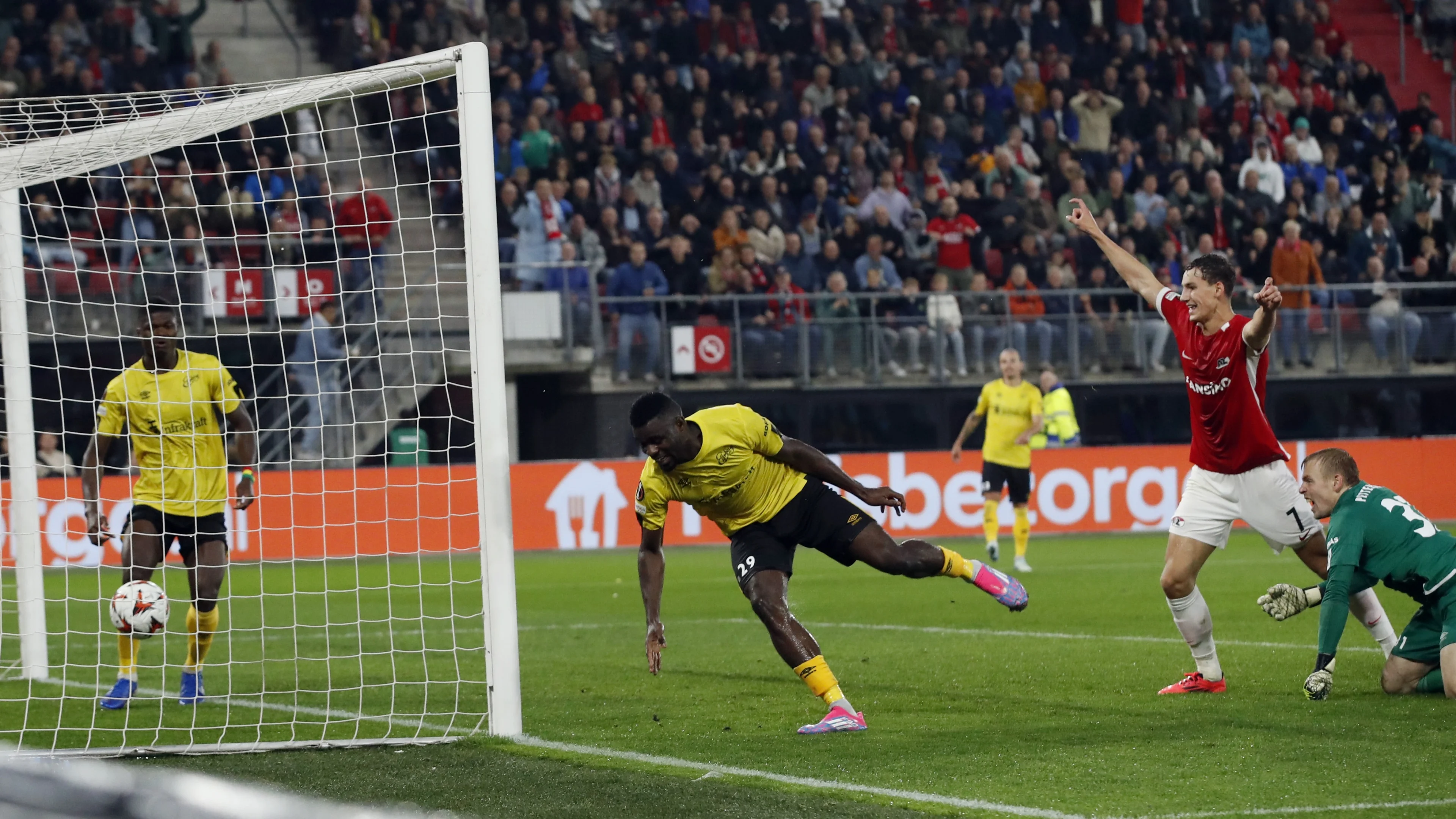 AZ begint Europa League met zege op Zweedse subtopper