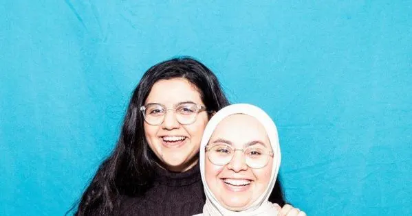 'Amsterdamse zussen mogen in Nederland blijven'