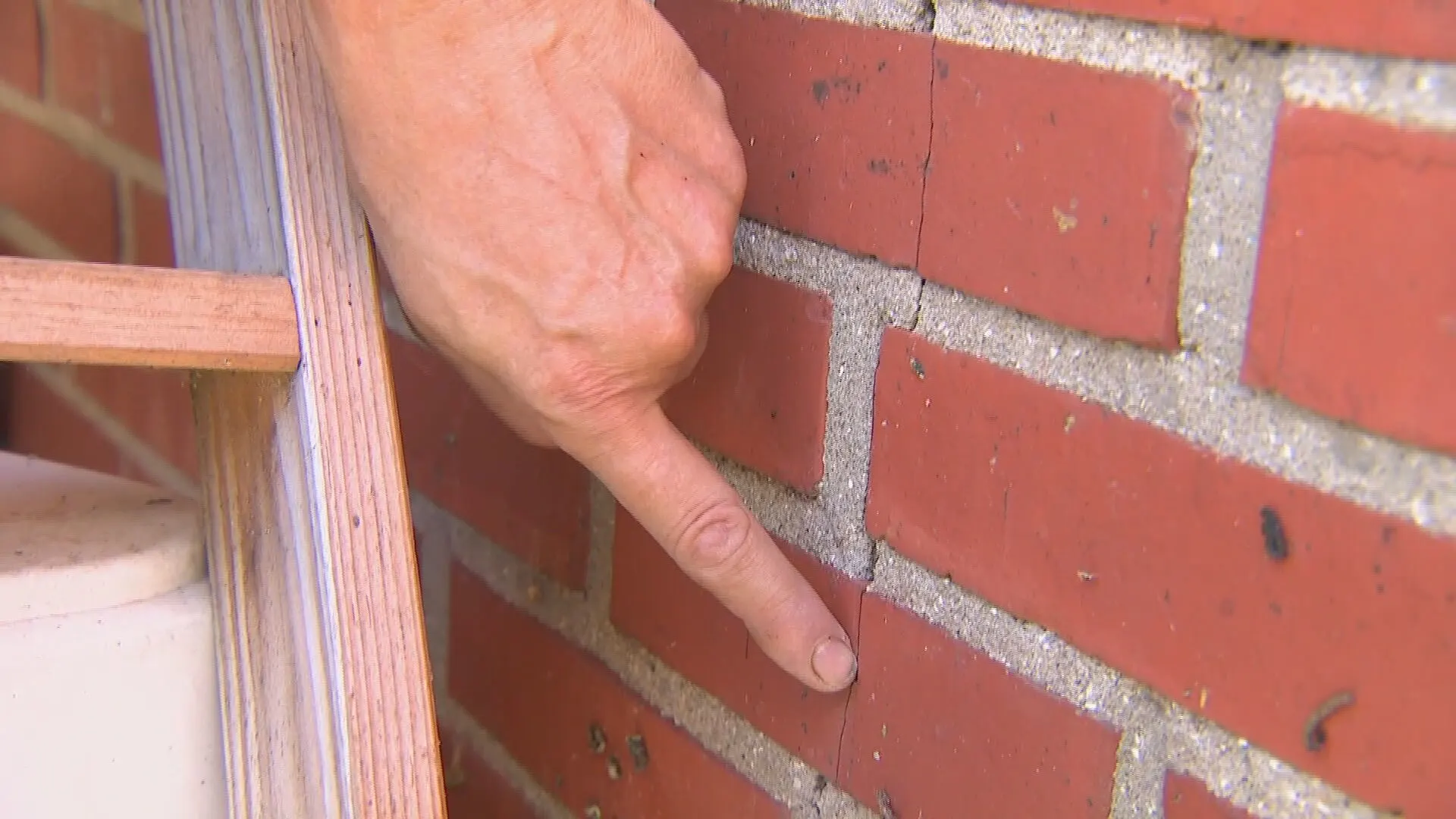 Nicolien trilde uit haar bed door aardbeving in Roodeschool: 'Hele bed ging heen en weer'