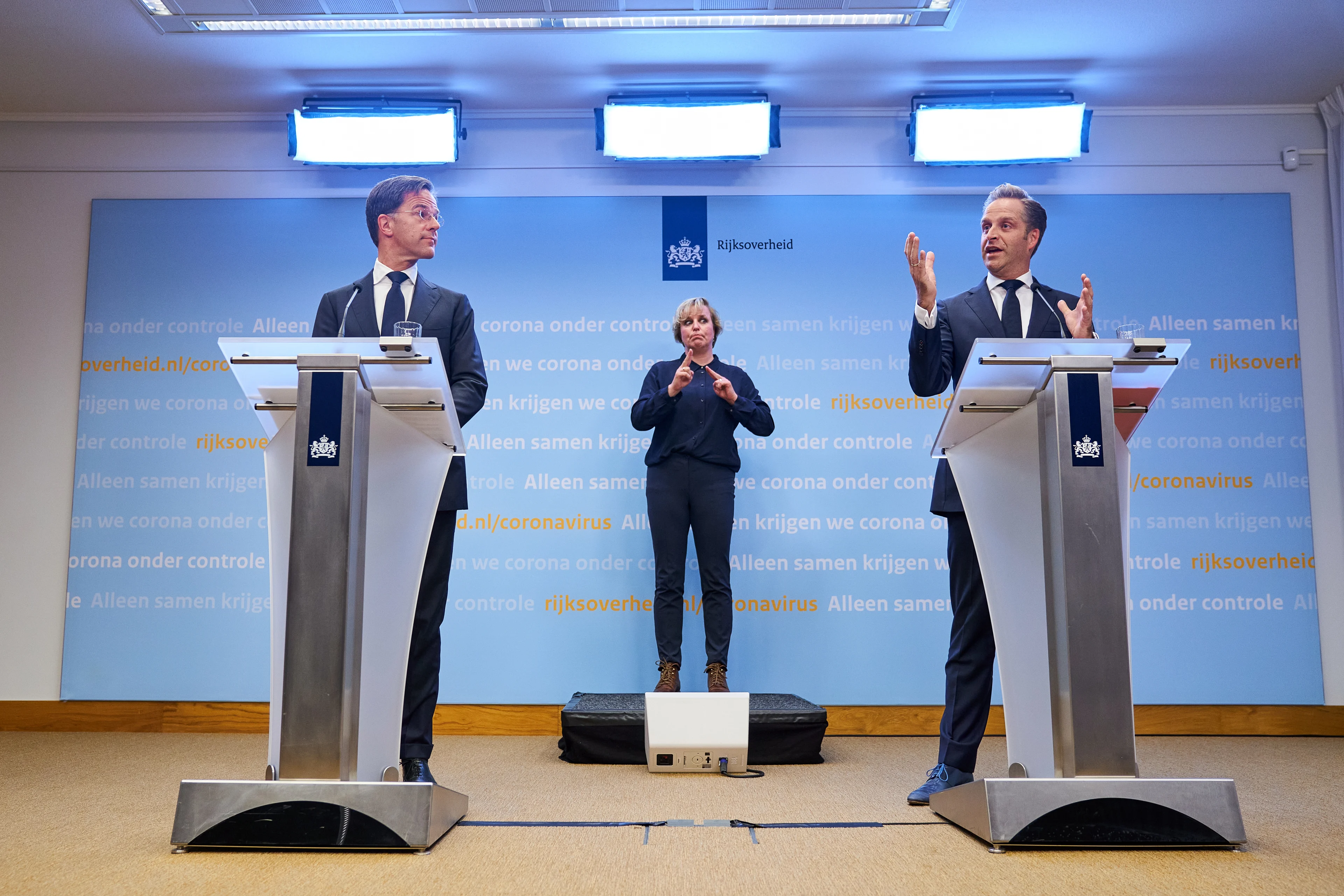 Coronapersconferentie: geen grote nieuwe coronamaatregelen, kerst blijft onduidelijk