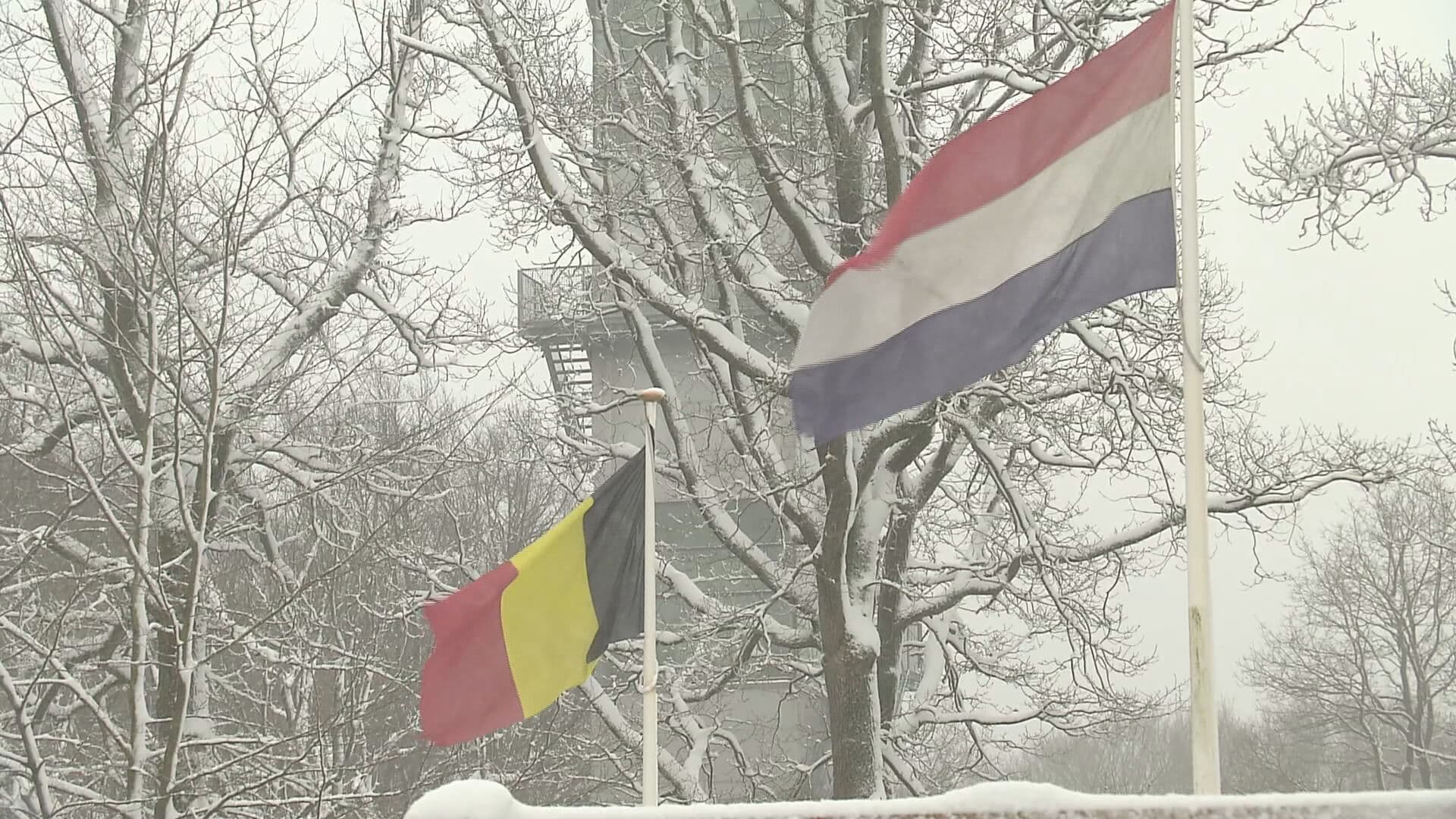 Dik pak sneeuw bij drielandenpunt in Vaals, en dat in april