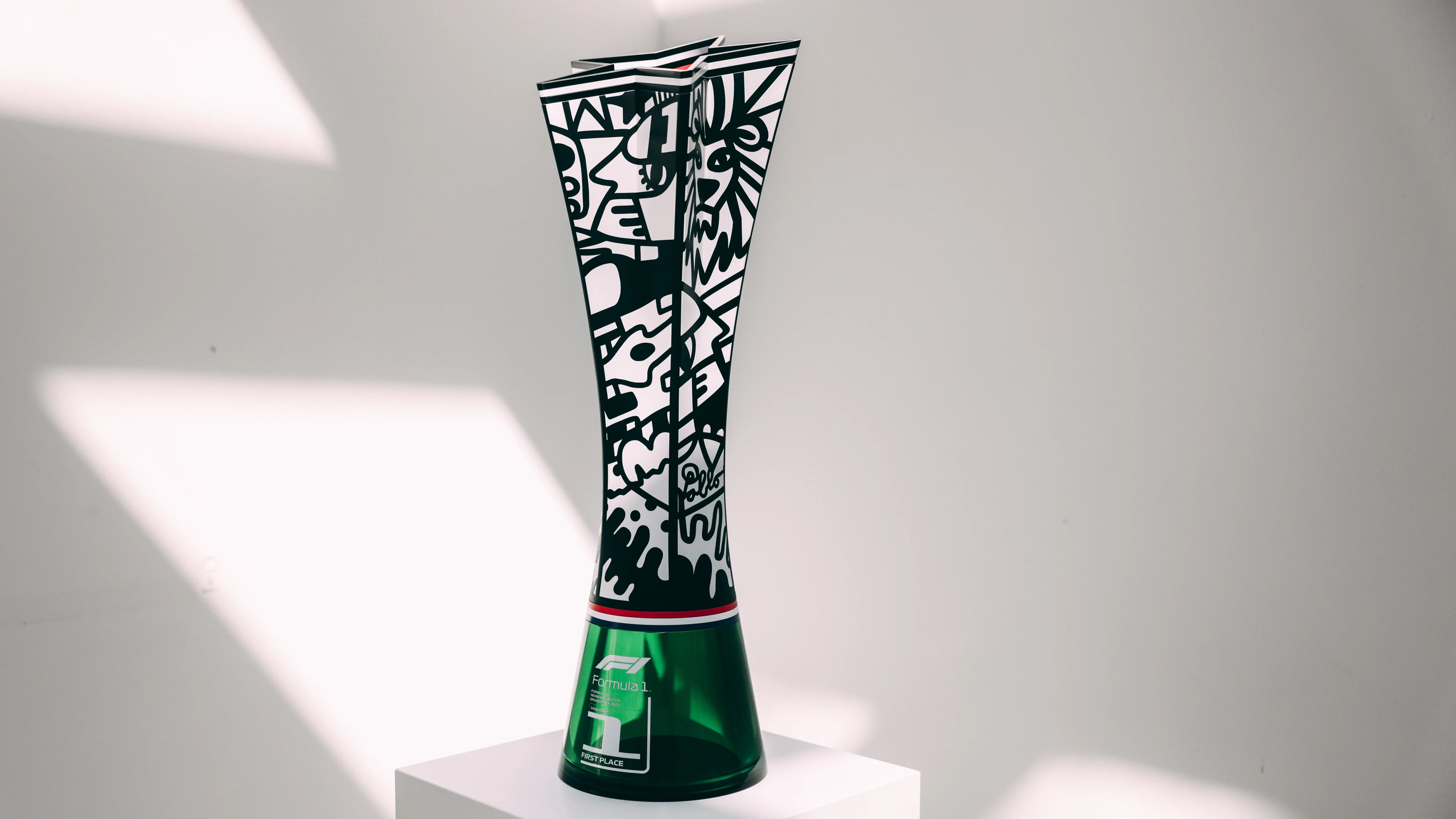 Nieuwe trofee voor winnaar GP Zandvoort onthuld: 'Geïnspireerd door de beelden en geluiden van de race'