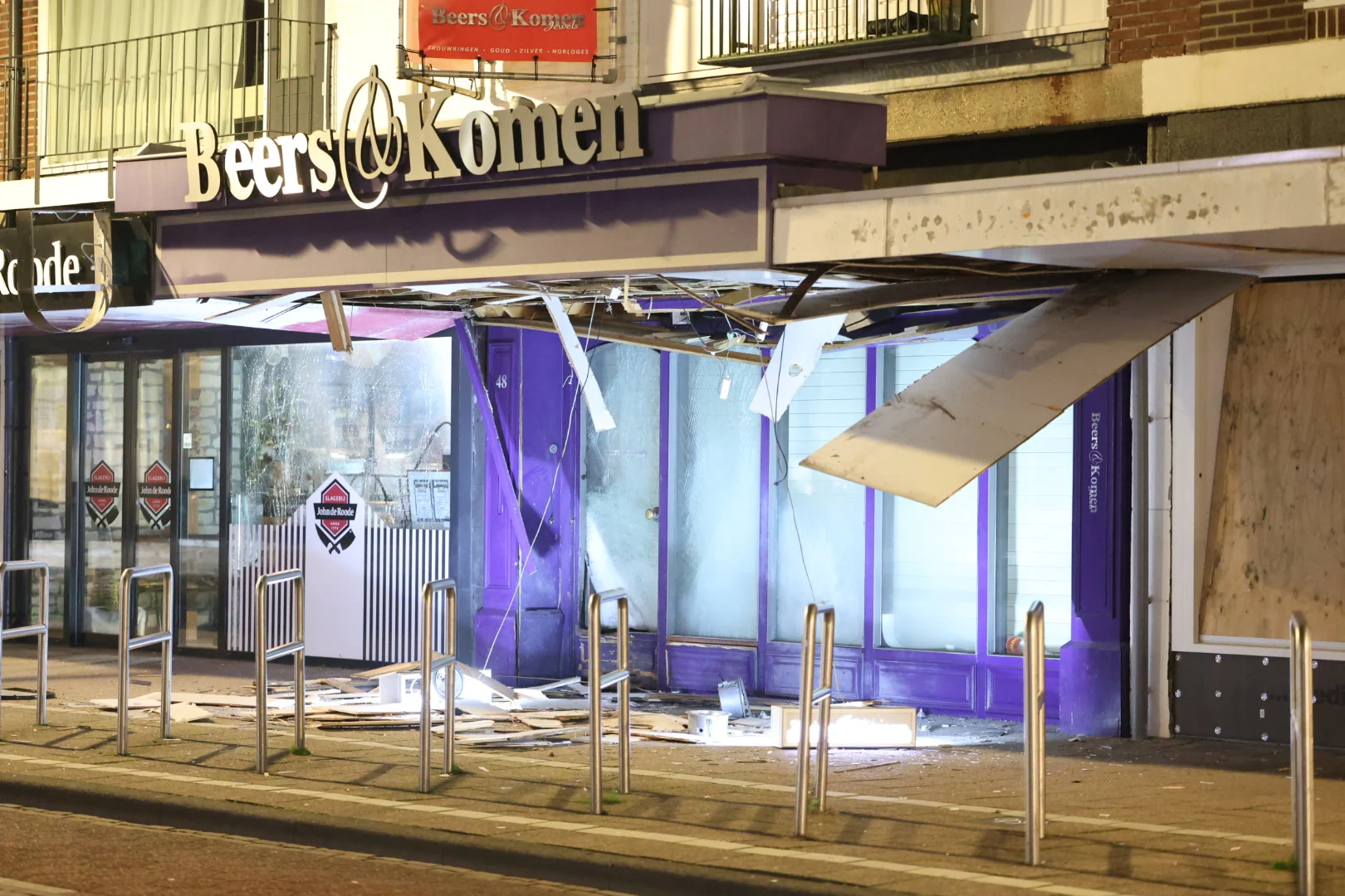 Explosie bij juwelier in Heemskerk: flinke schade, daders op de vlucht