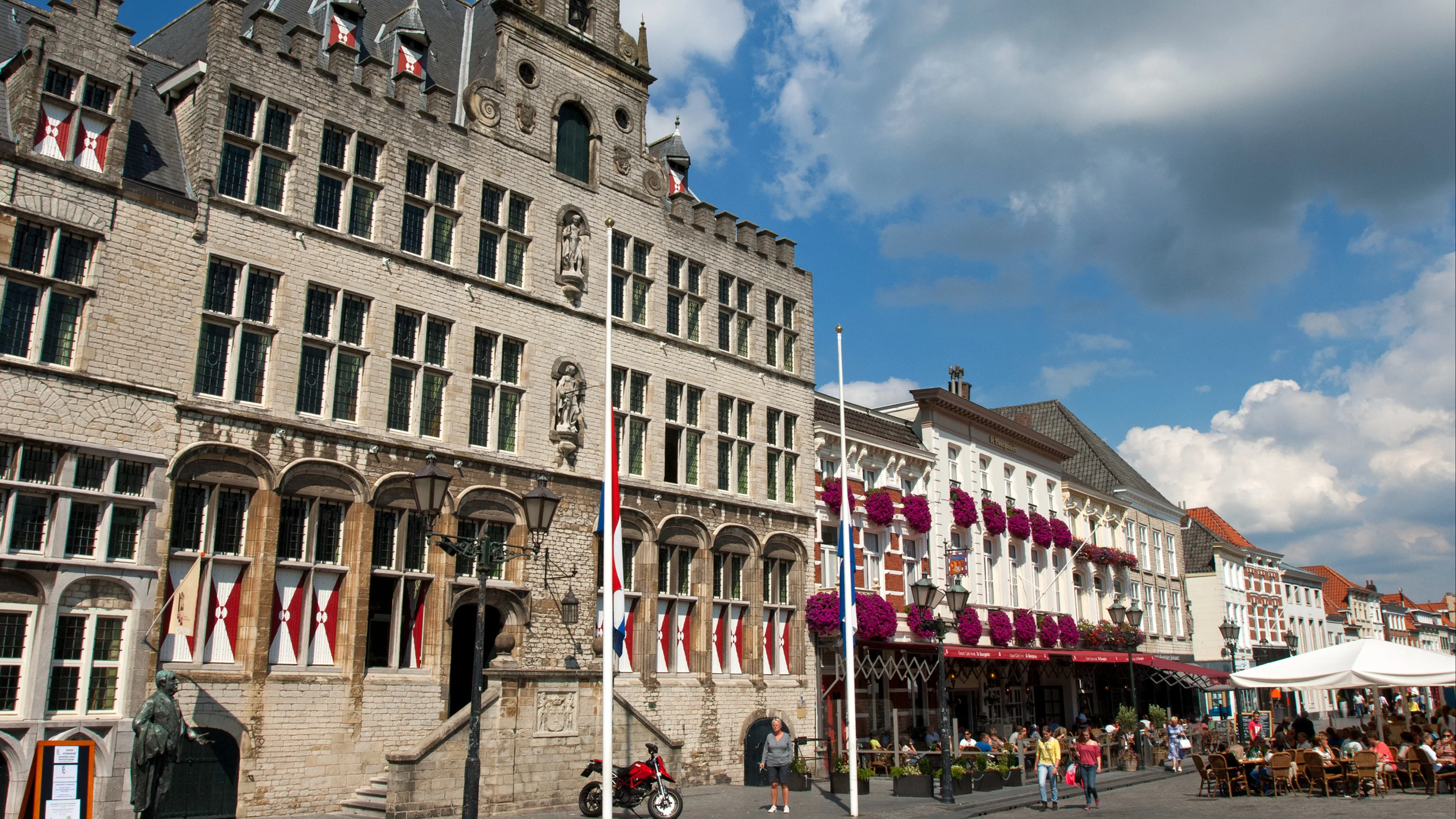 Topambtenaren Bergen op Zoom steken half miljoen aan coronasteun in eigen zak