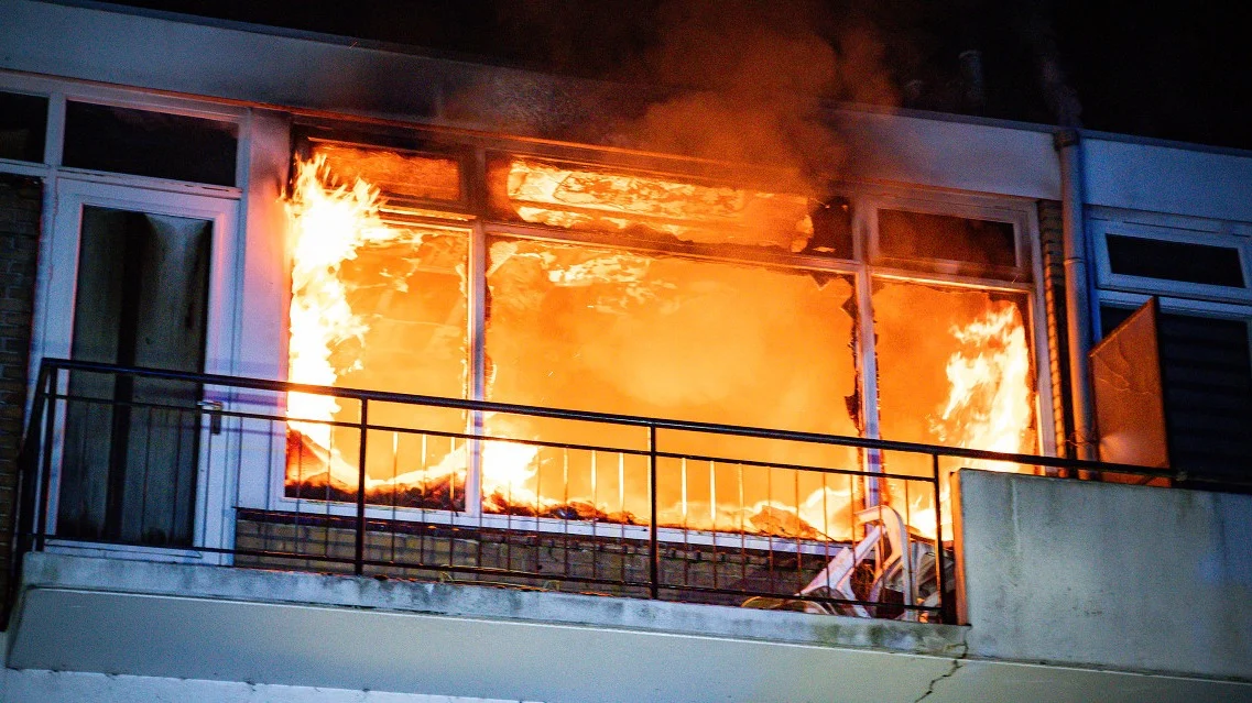 Uitslaande brand in appartement in Spijkenisse, één persoon gewond