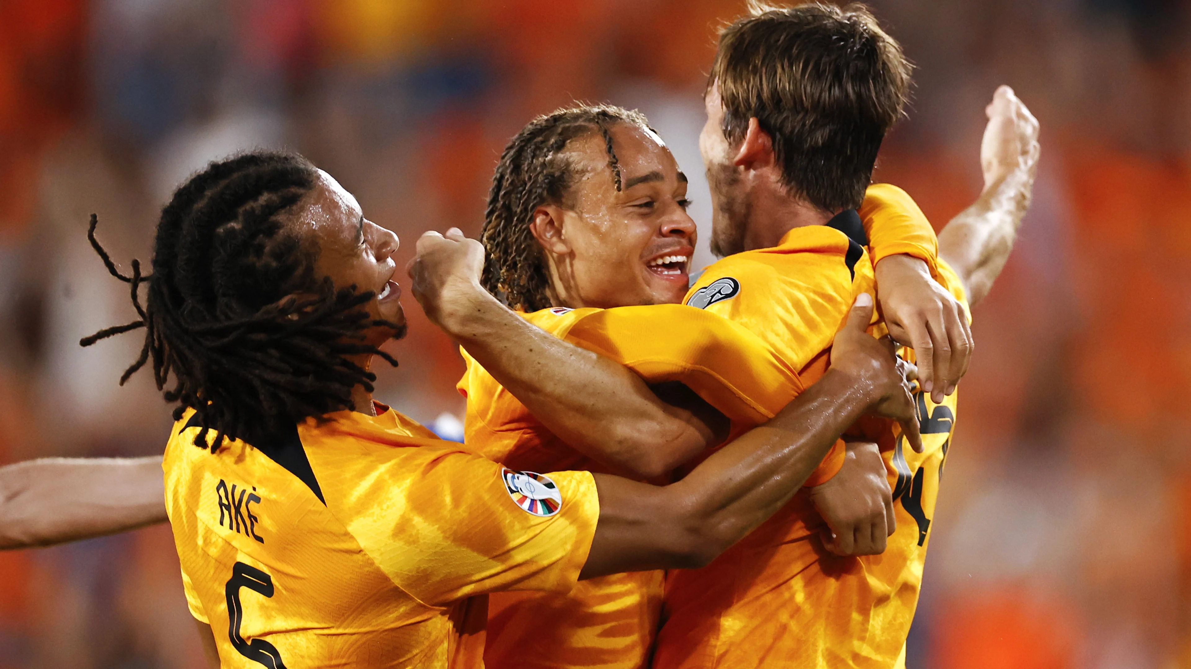 Oranje klopt Grieken in aangepast systeem en zet stap naar EK