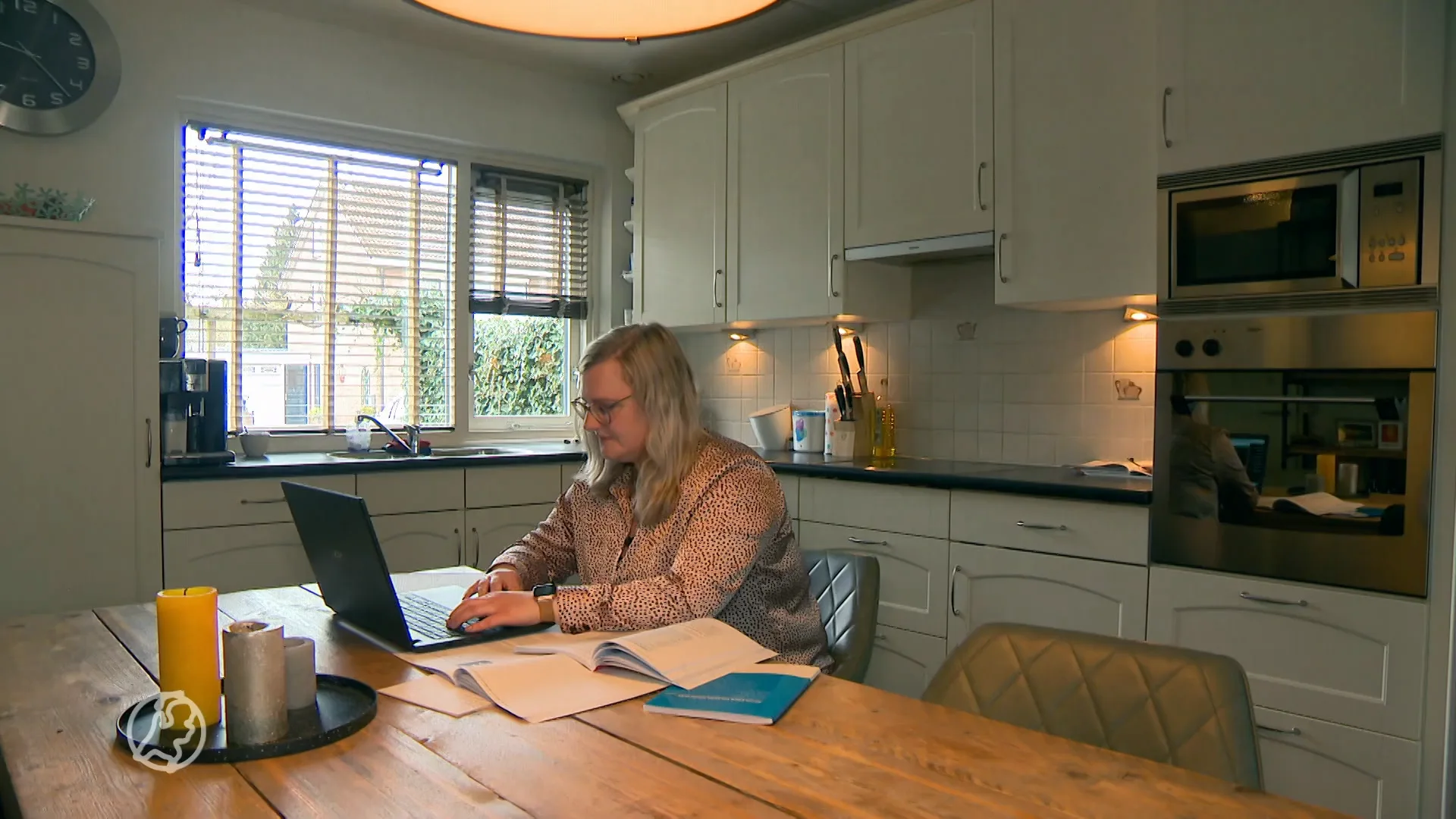 Omscholing populair door coronacrisis: van eigen reisbureau naar het ziekenhuis