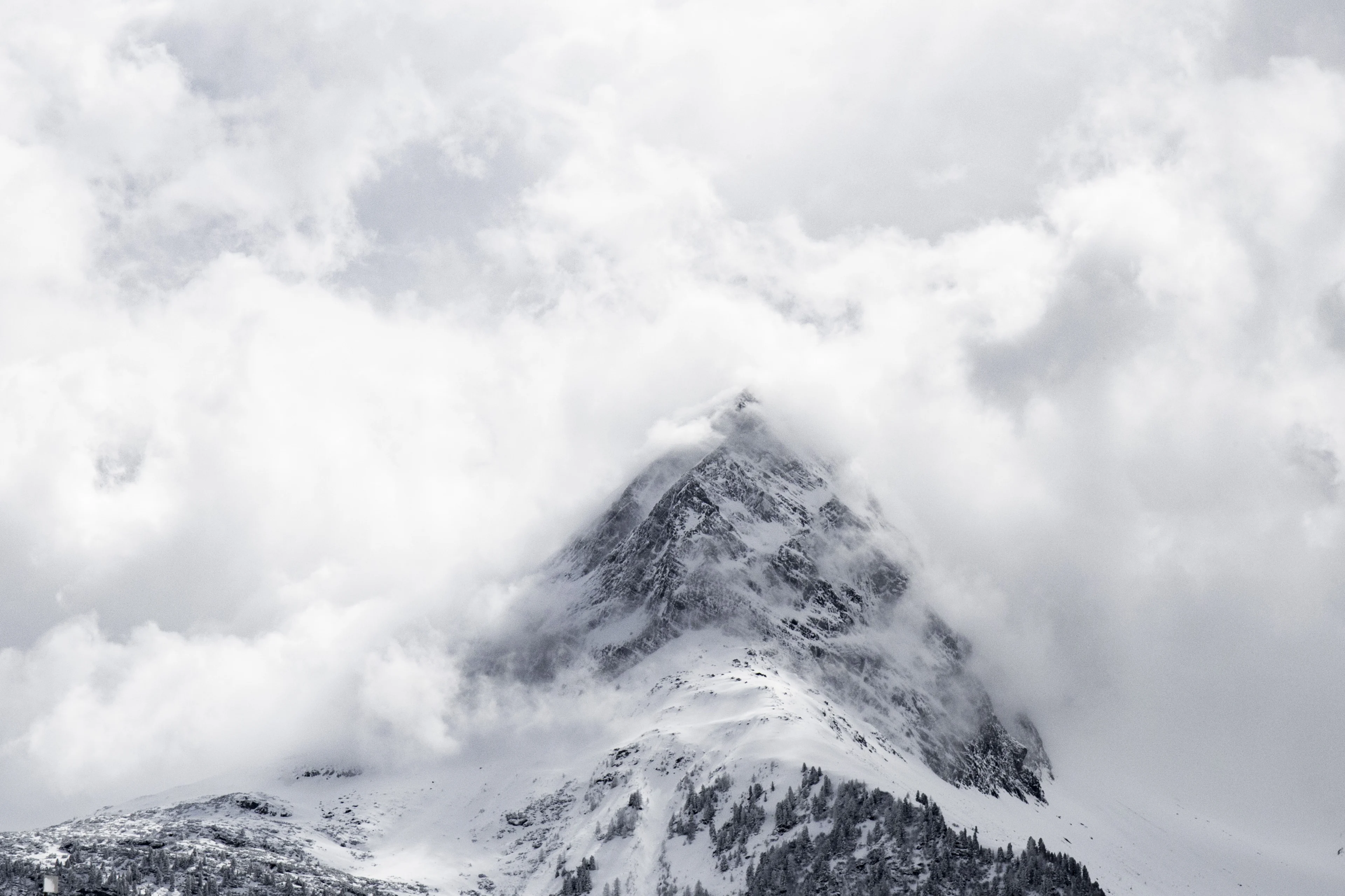 Nederlandse man (33) omgekomen na val van berg in Oostenrijk