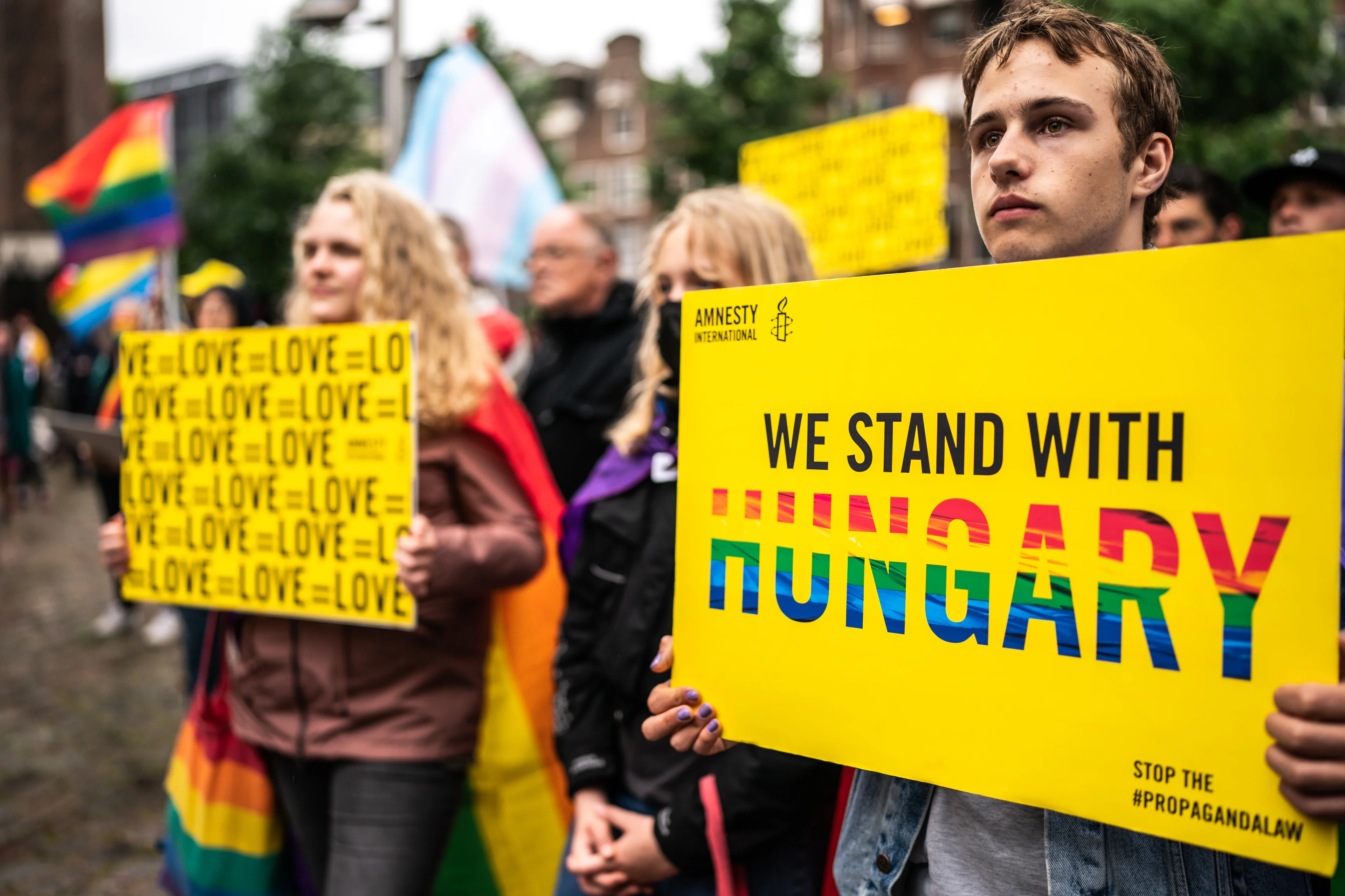 Amnesty waarschuwt Oranjefans die homo-statement willen maken in Hongarije: let goed op