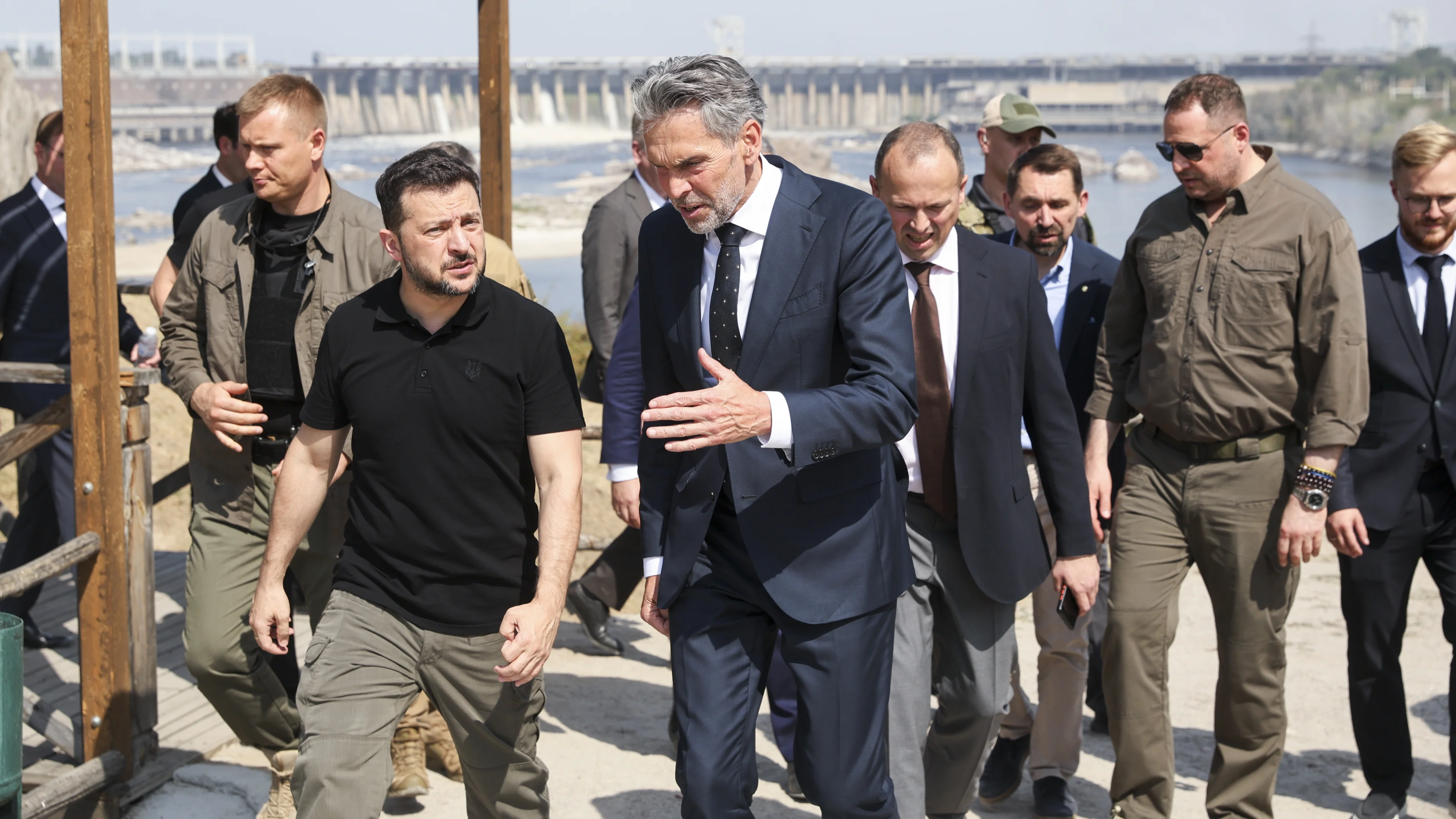 Nipte meerderheid Nederlanders wil dat Oekraïne doorvecht en geen land opgeeft