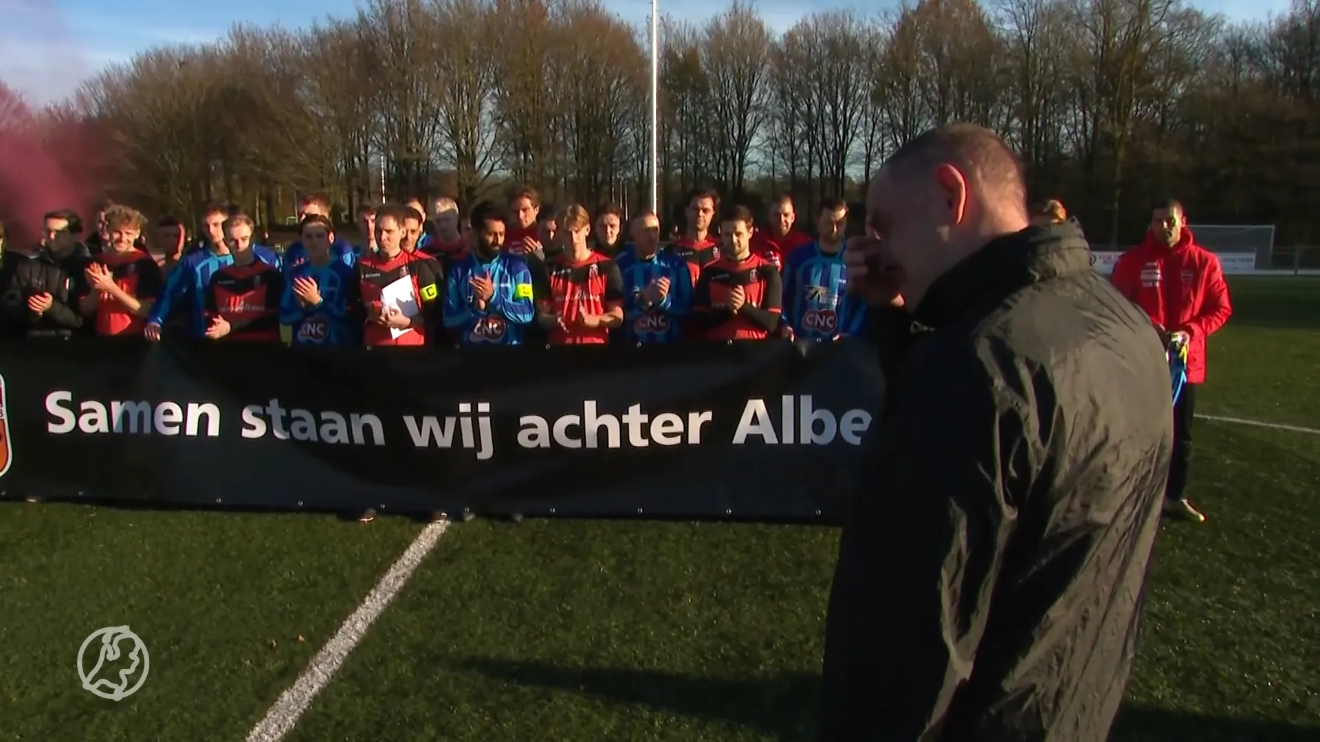 Ongeneeslijk zieke grensrechter Alberto vecht tegen tranen bij ontroerend eerbetoon