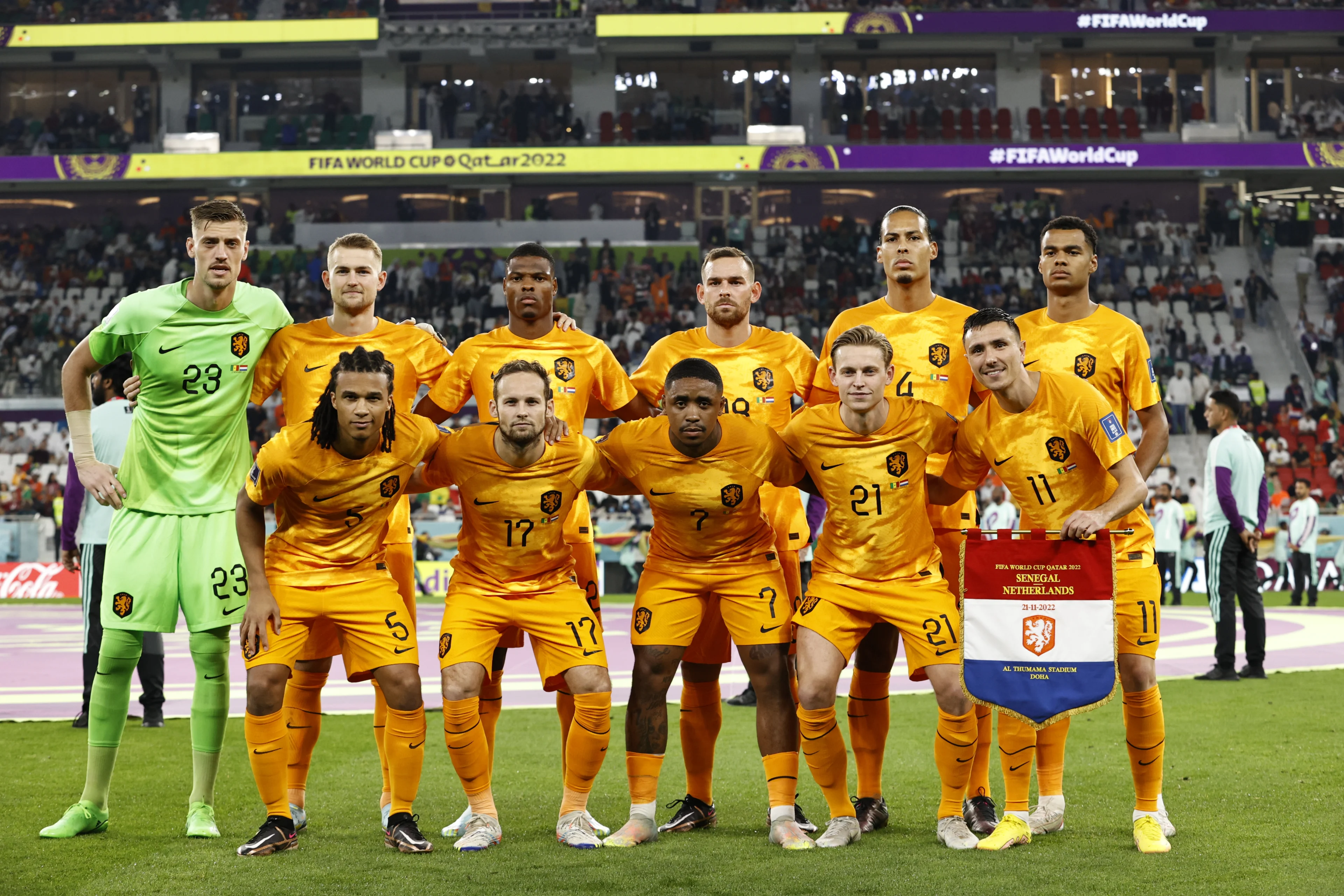 WK-shirts Oranje leveren op eerste veiling 60.000 euro op