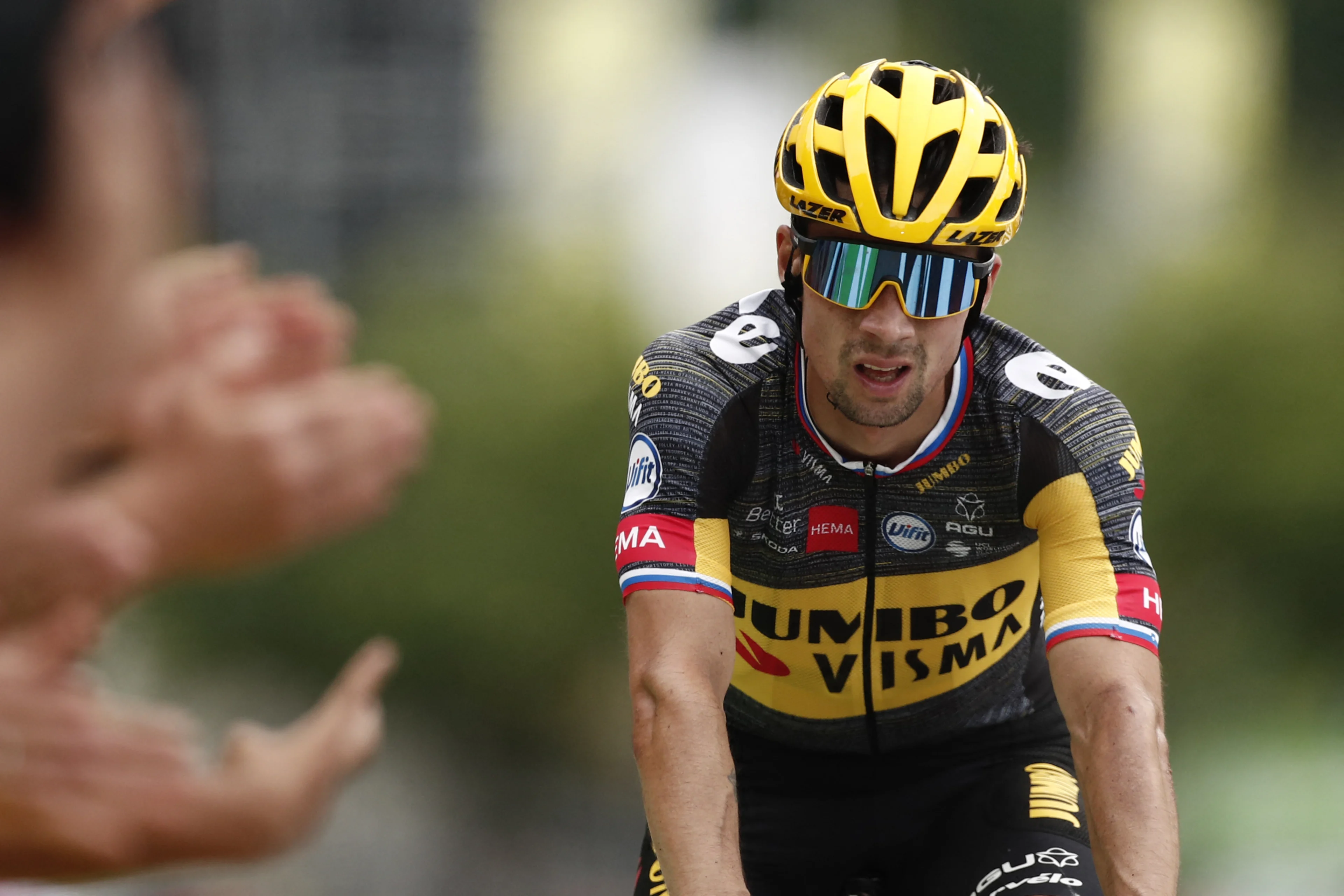 Nachtmerrie voor wielerploeg Jumbo-Visma: Roglic niet meer van start in Tour