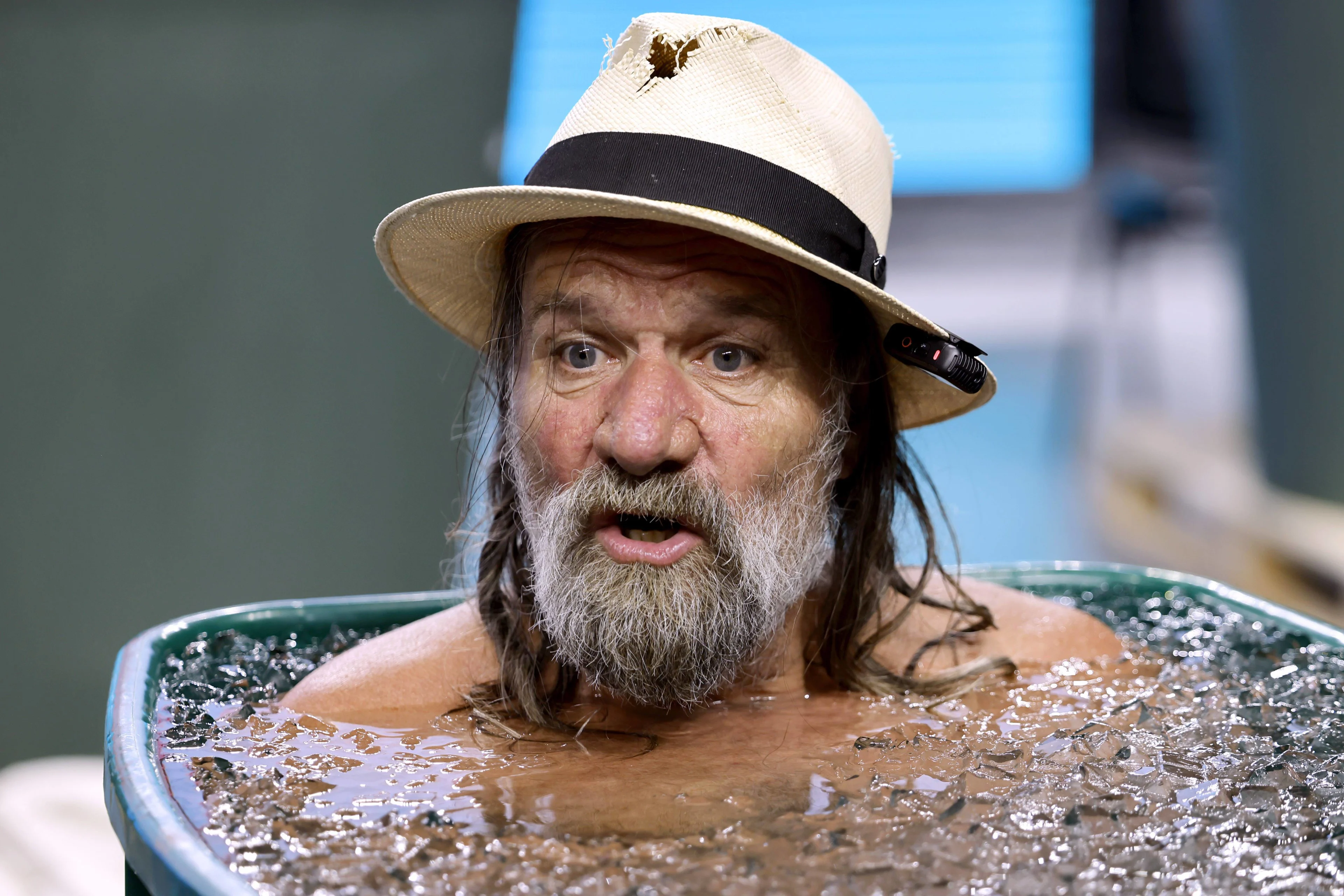 Productie Wim Hof-film stilgezet na beschuldigingen extreem huiselijk geweld