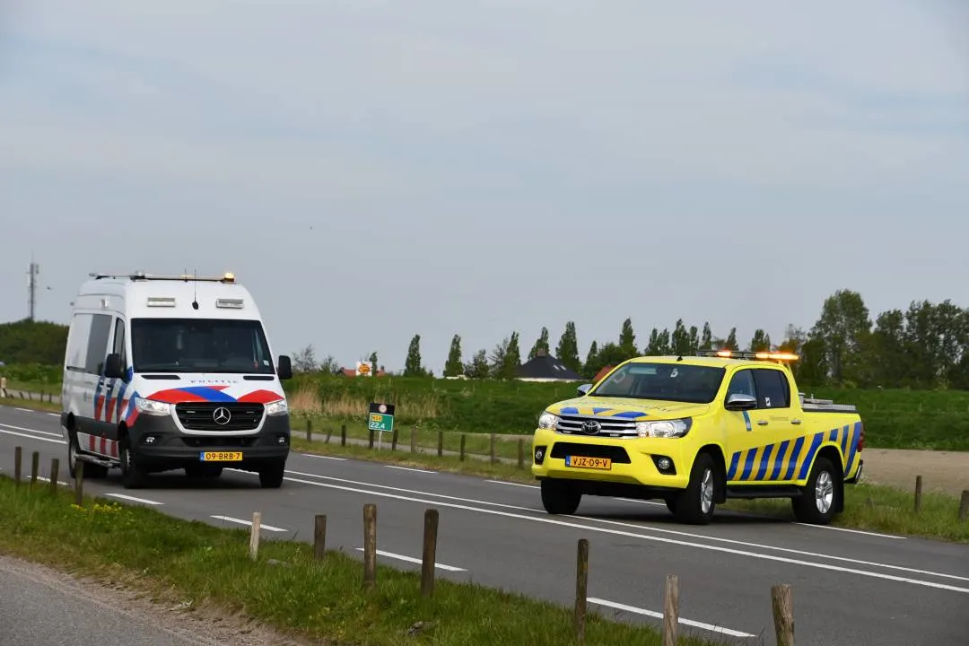 Dode na frontale aanrijding op N59 bij Nieuwerkerk