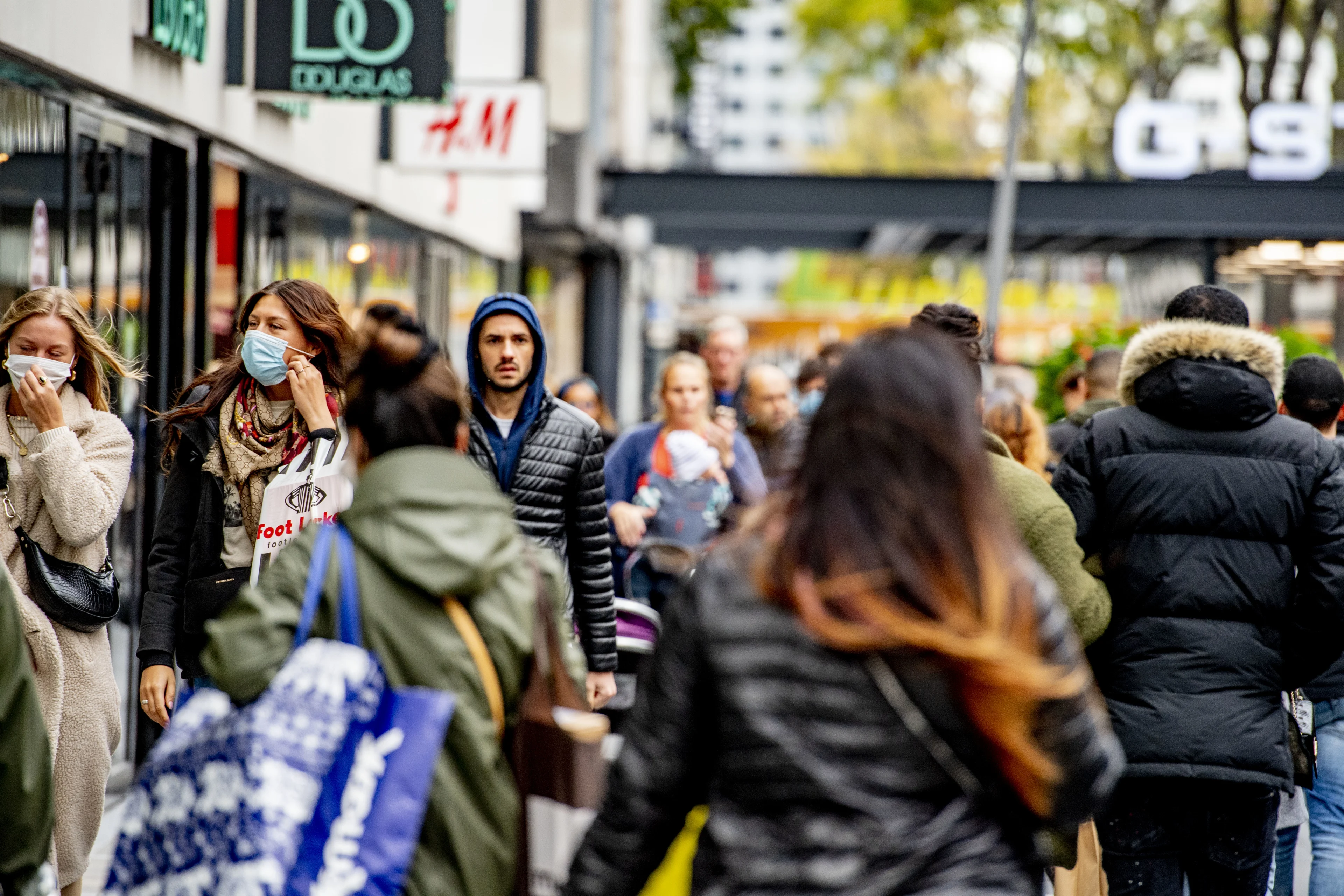 Driekwart van de Nederlanders vindt net als Rutte dat de coronaregels beter moeten worden nageleefd