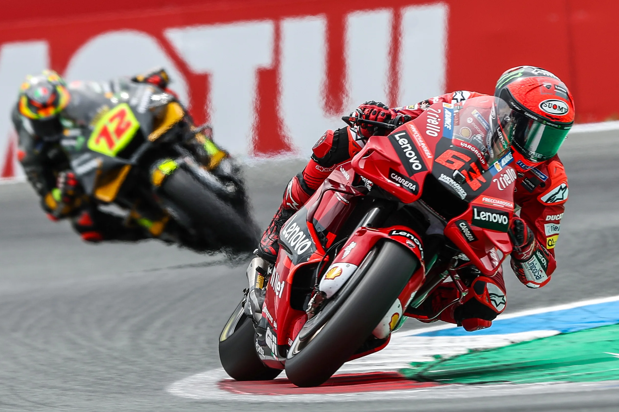 TT Assen weer 'ouderwets feest' en trekt bijna recordaantal bezoekers